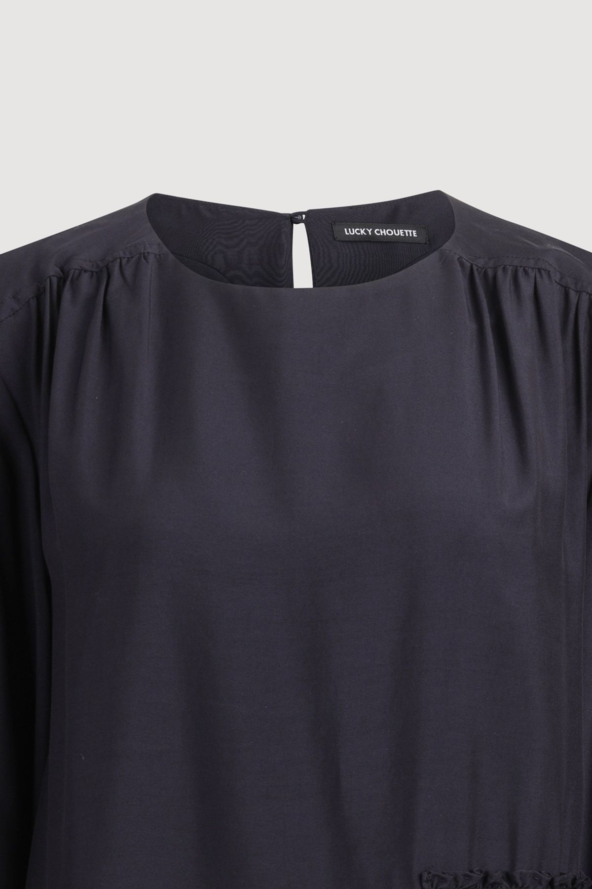 럭키슈에뜨(LUCKY CHOUETTE) Ruffled Detail Round Neck Dress (dark navy) LFDAW25220NYD