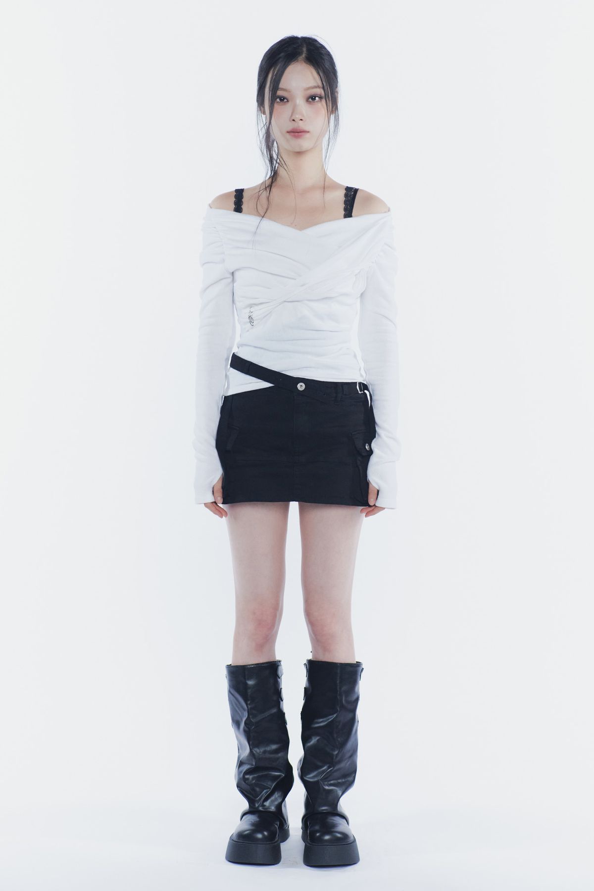 페인오어플레져(PAINORPLEASURE) SOFT DRAPED OFF SHOULDER TOP white