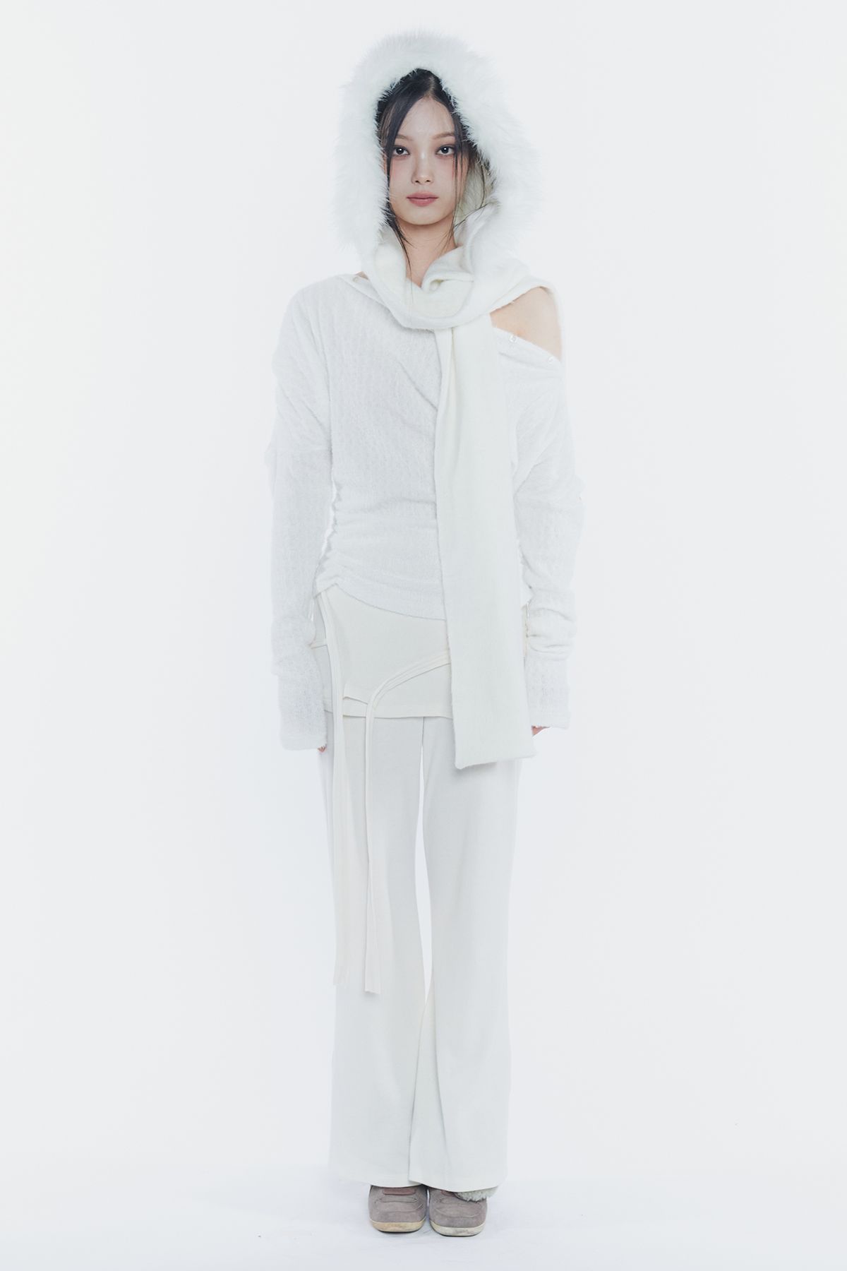 페인오어플레져(PAINORPLEASURE) CARRIE HOODED MUFFLER ivory