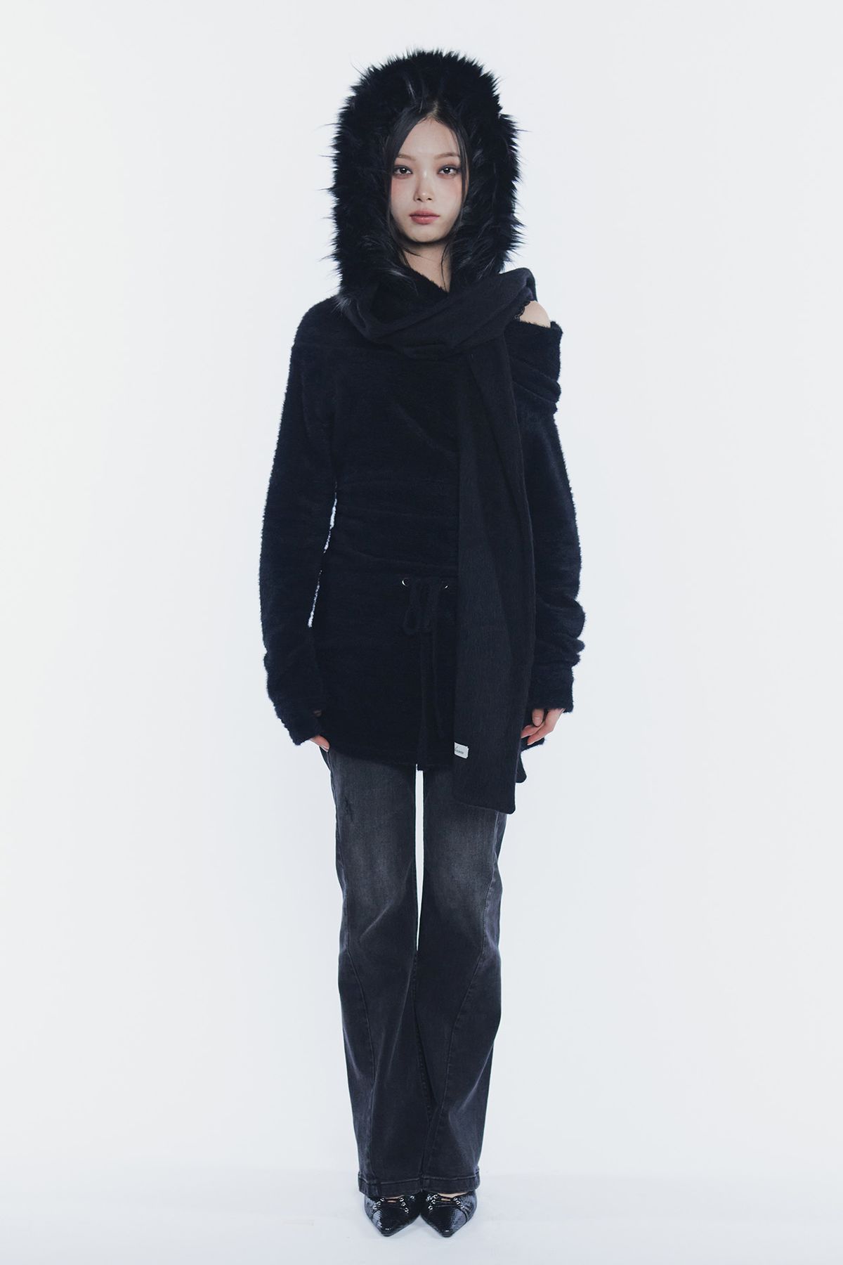 페인오어플레져(PAINORPLEASURE) CARRIE HOODED MUFFLER black