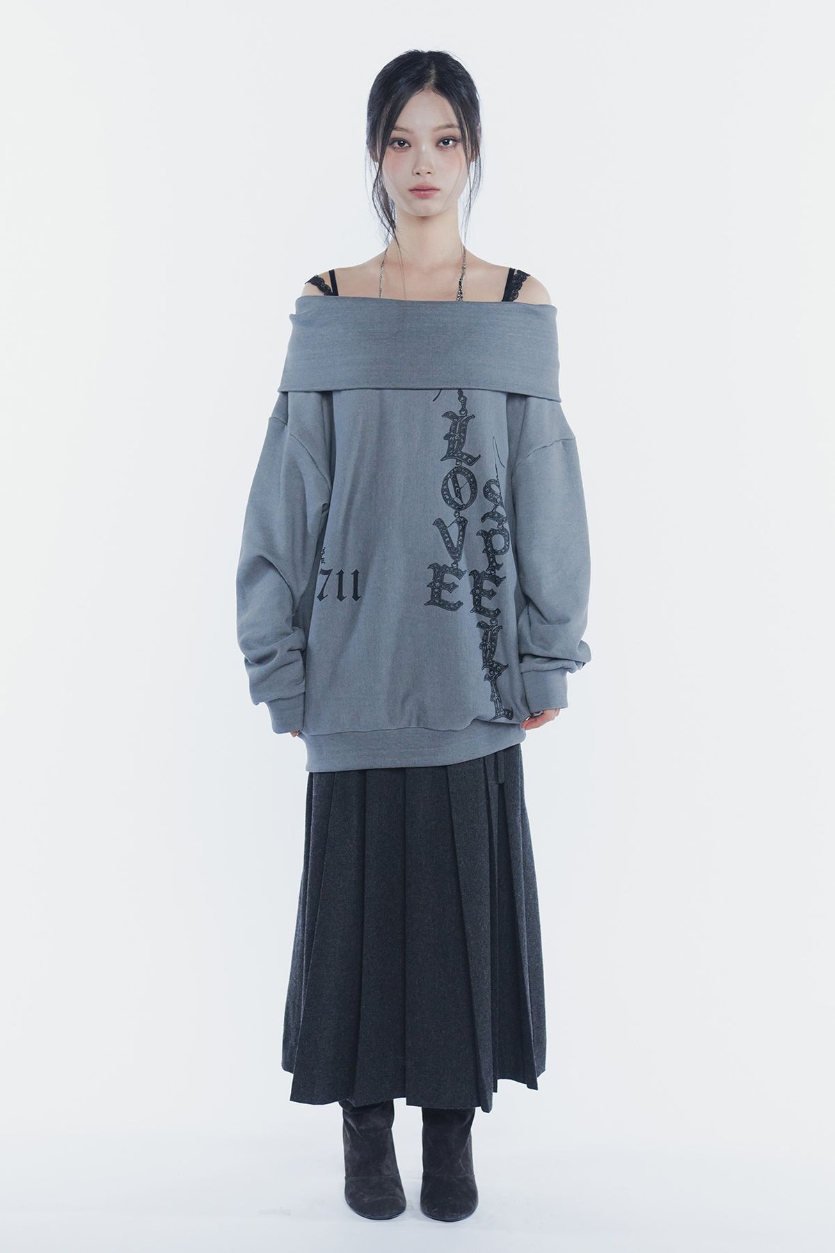 페인오어플레져(PAINORPLEASURE) SPELL OFF-SHOULDER SWEATSHIRT charcoal