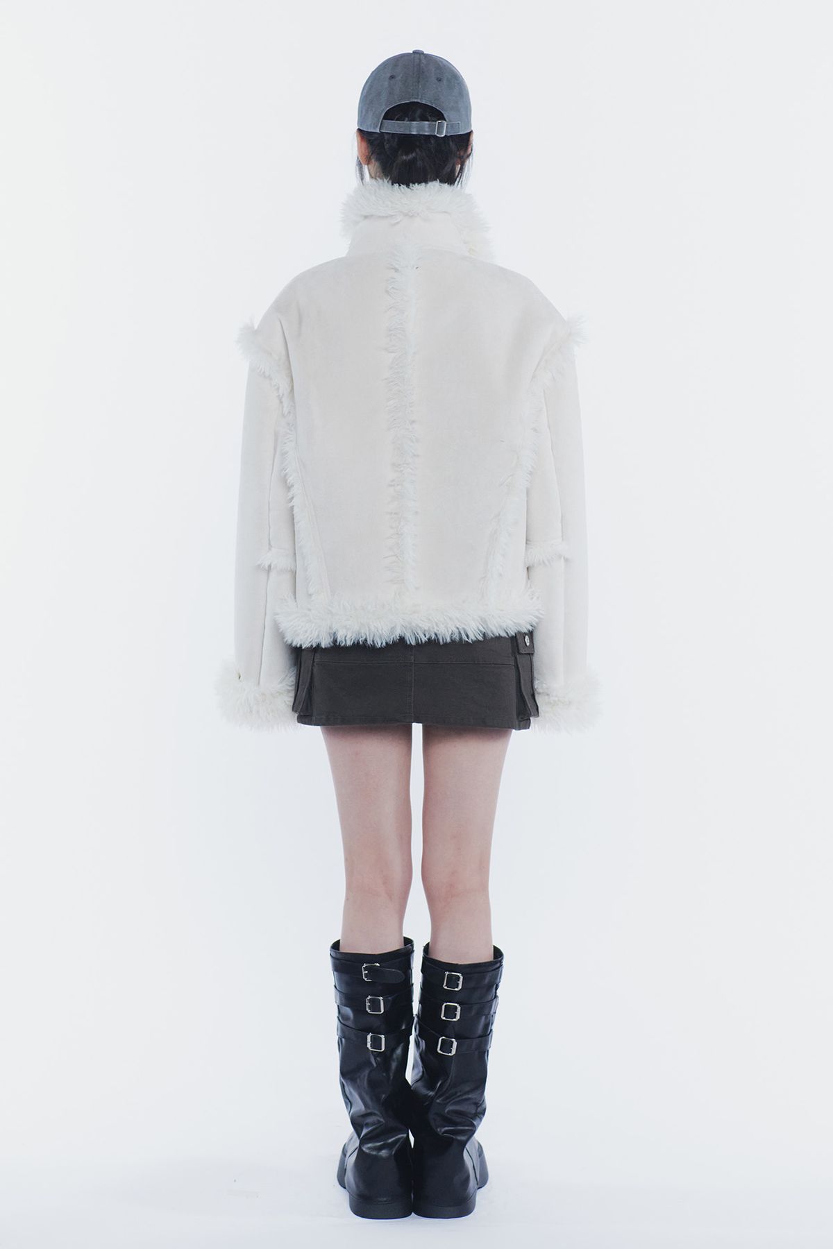 페인오어플레져(PAINORPLEASURE) LUNA BELTED SHEARLING JACKET cream