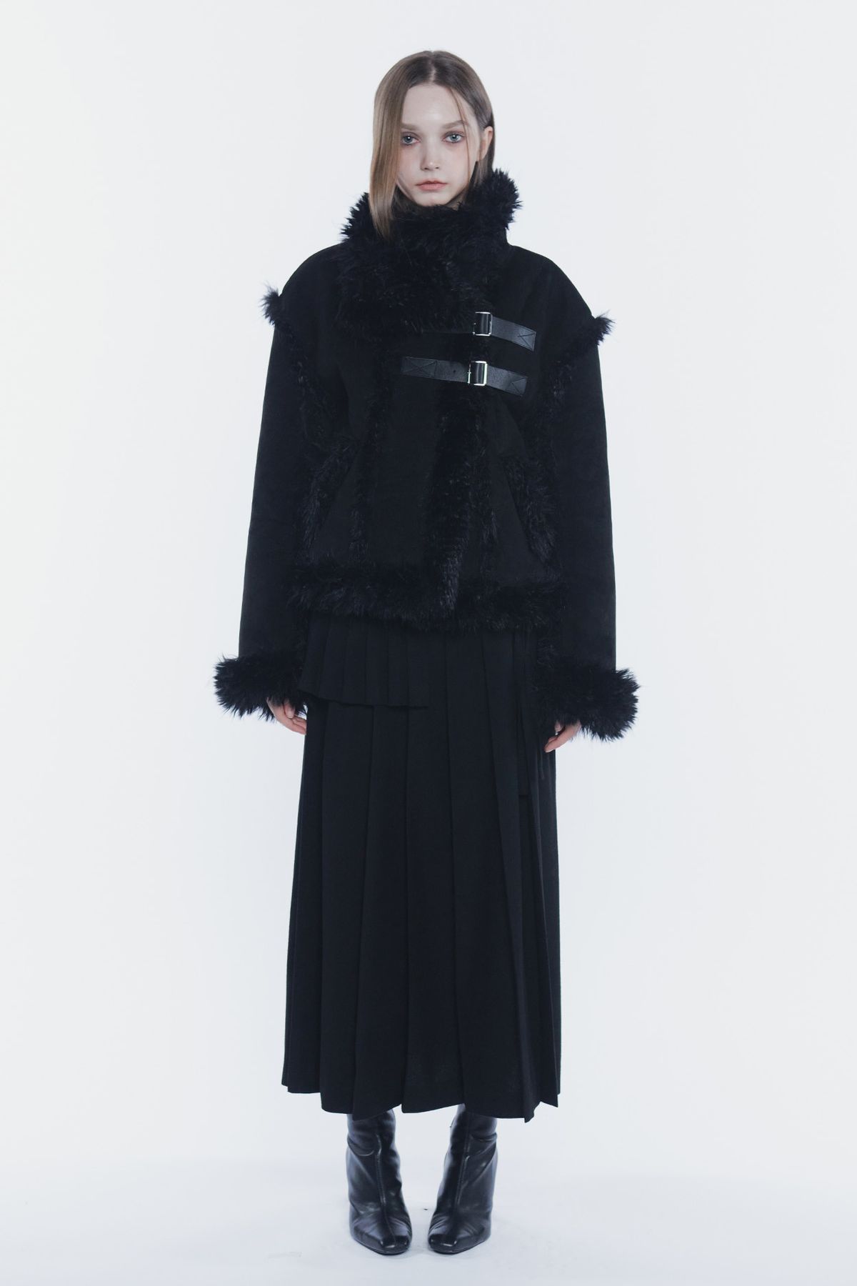 페인오어플레져(PAINORPLEASURE) LUNA BELTED SHEARLING JACKET black