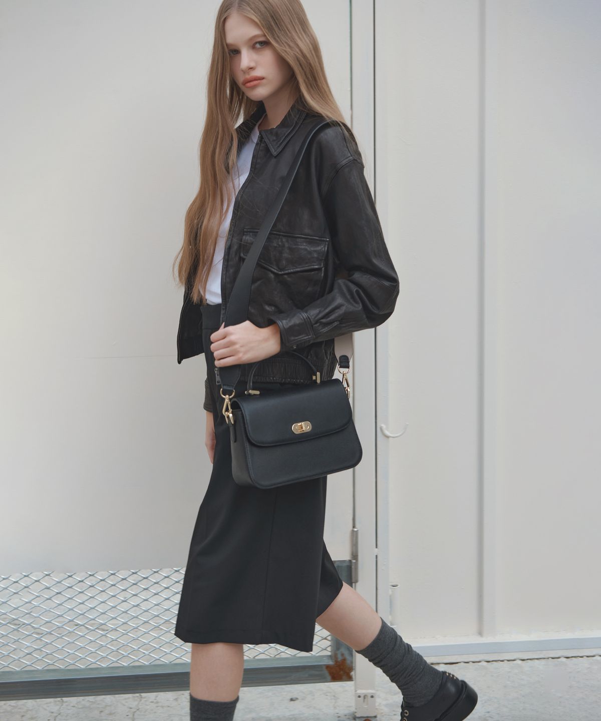 끌라베(CLAVE) 엘사 블랙 숄더백 (ELSA Black Shoulder Bag)