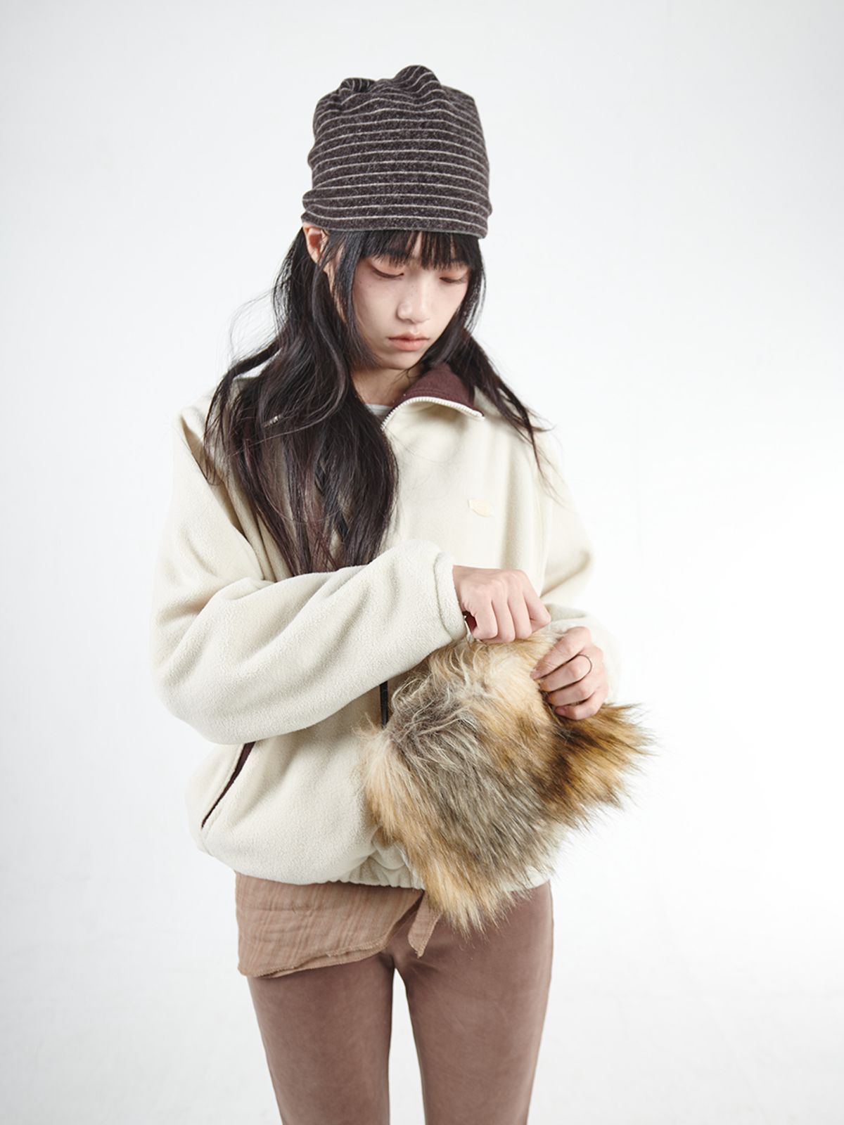 무음(MUWM) 퍼리 퍼 백 Furry Paw Bag (2 Colors)