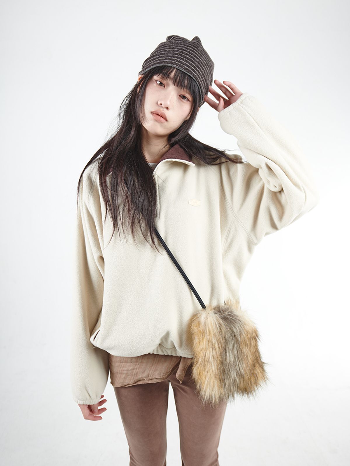 무음(MUWM) 퍼리 퍼 백 Furry Paw Bag (2 Colors)