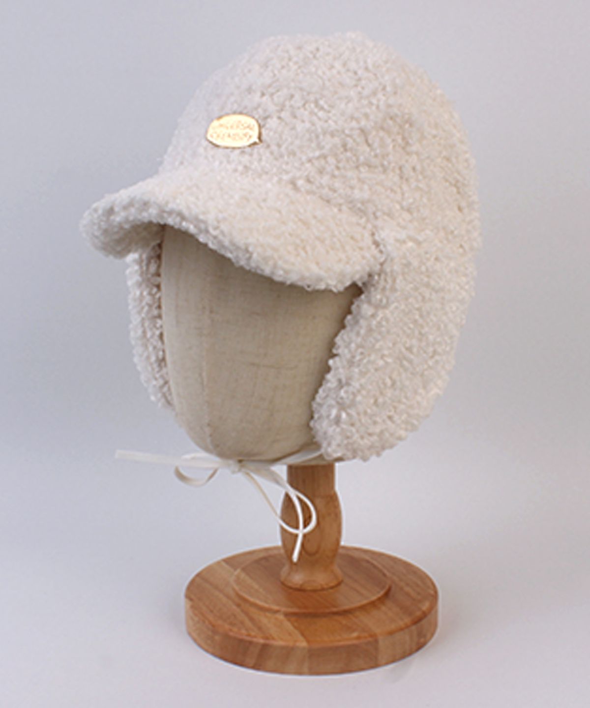 유니버셜 케미스트리(UNIVERSAL CHEMISTRY) Bubble Fleece White Earflap Cap  귀달이모자