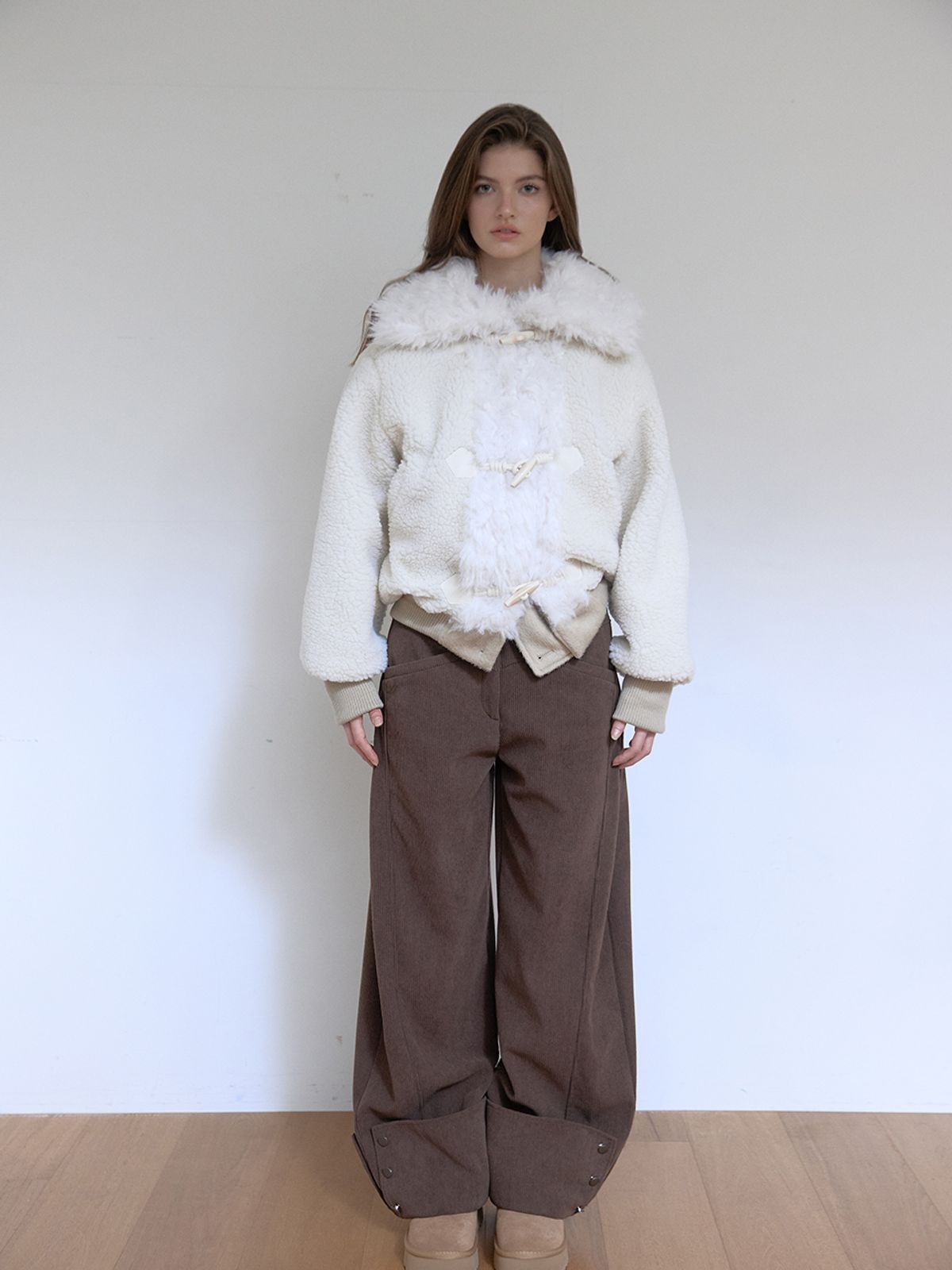 아수라(ASURA) COLLOR FUR REVERSIBLE JUMPER (BEIGE)