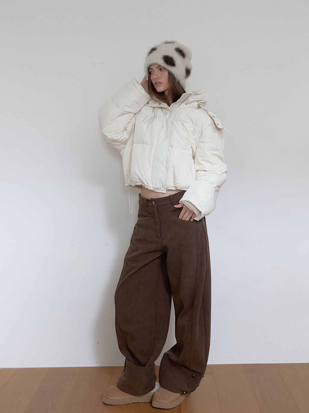 아수라(ASURA) CORDUROY CURVED PANTS (BROWN)