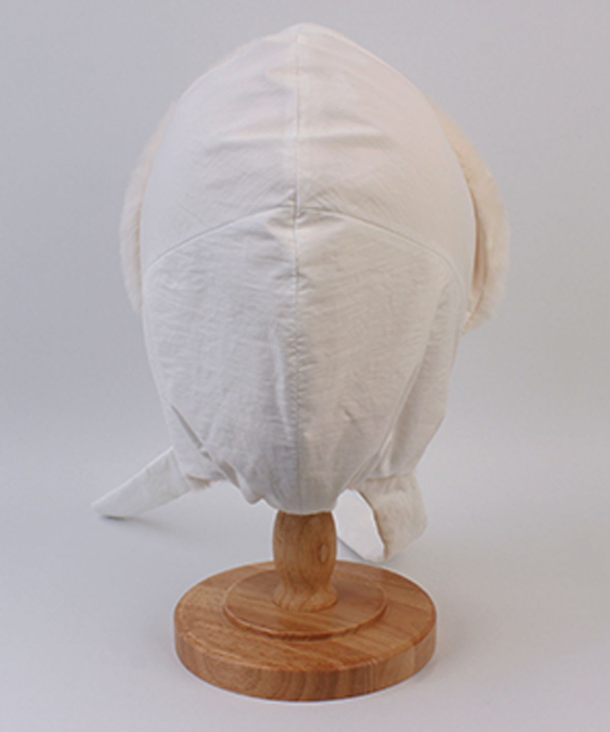 유니버셜 케미스트리(UNIVERSAL CHEMISTRY) Poly Fur White Bonnet Hat 보닛햇