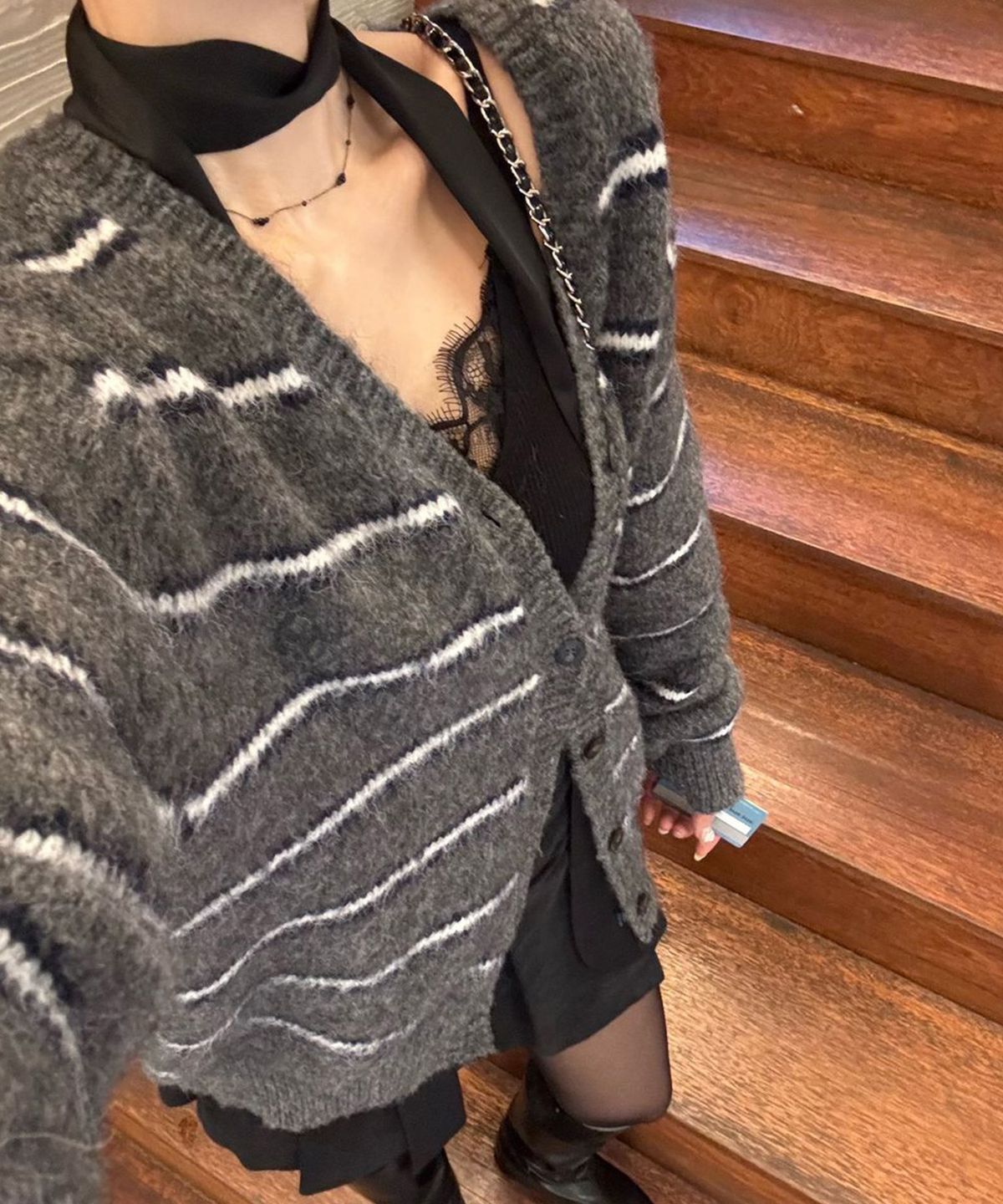 미쏘(MIXXO) [울블렌드] 헤어리 스트라이프 가디건_MIWCKFV09T