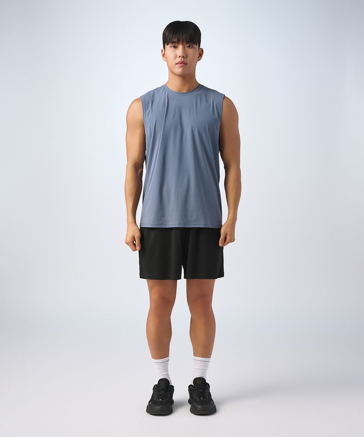 무신사 스탠다드 스포츠(MUSINSA STANDARD SPORTS) 라이트플렉스 슬리브리스 (2color)