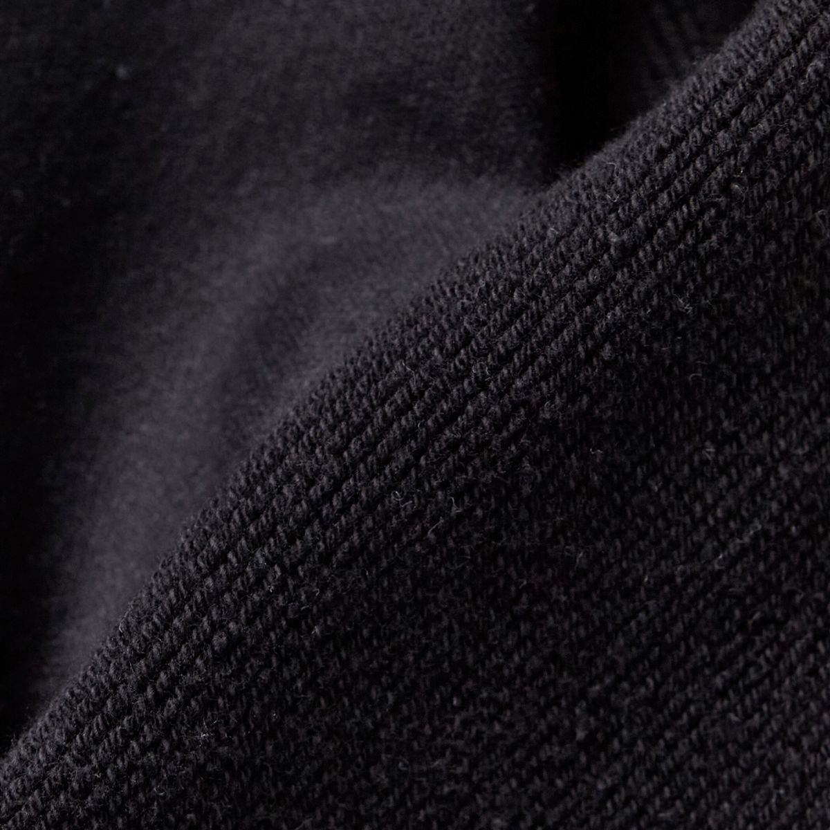 가먼츠팹(GARMENTS FAB) Velour Dot Piping Sweatpants (BLACK)