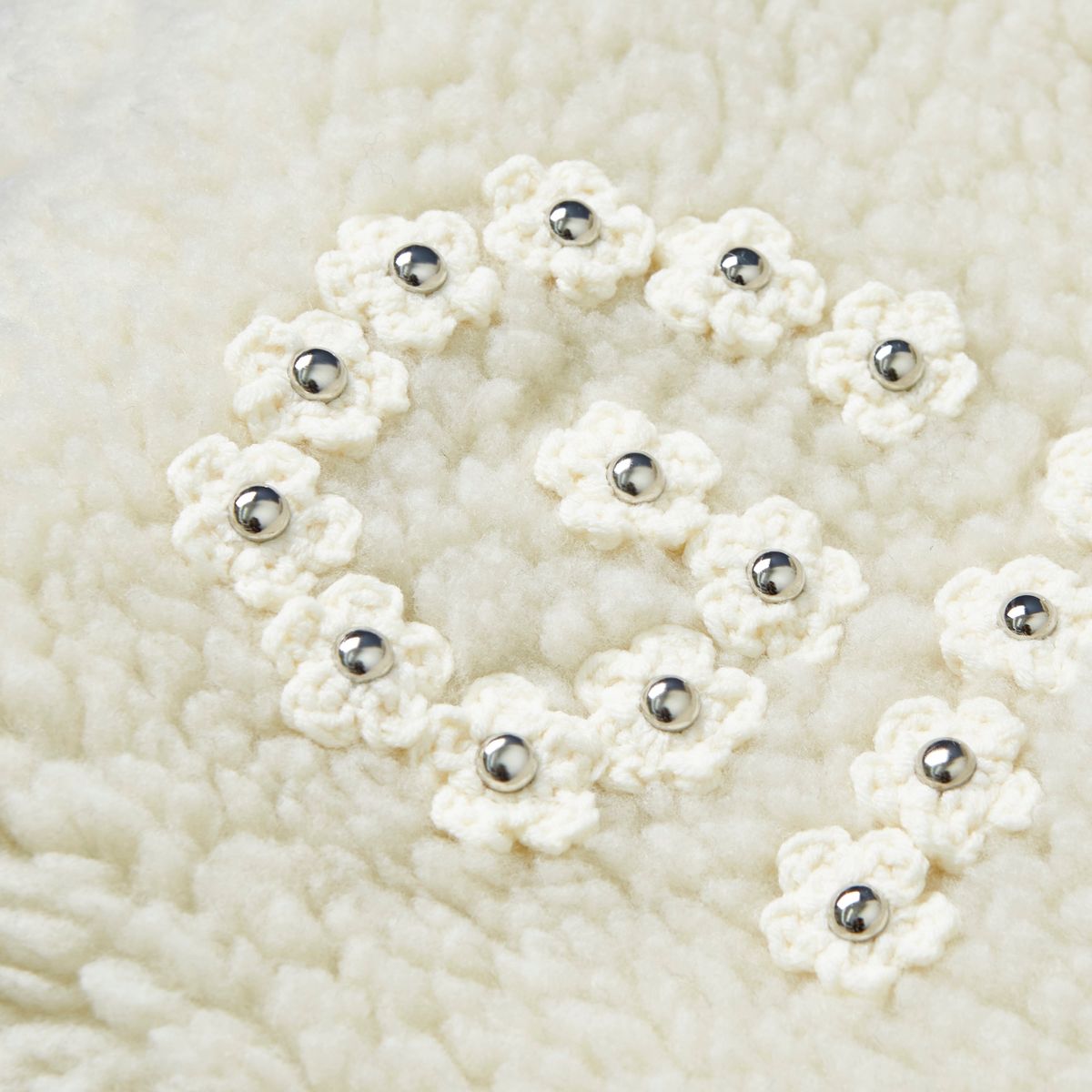 가먼츠팹(GARMENTS FAB) Flower Crochet Sherpa Jacket (CREAM)