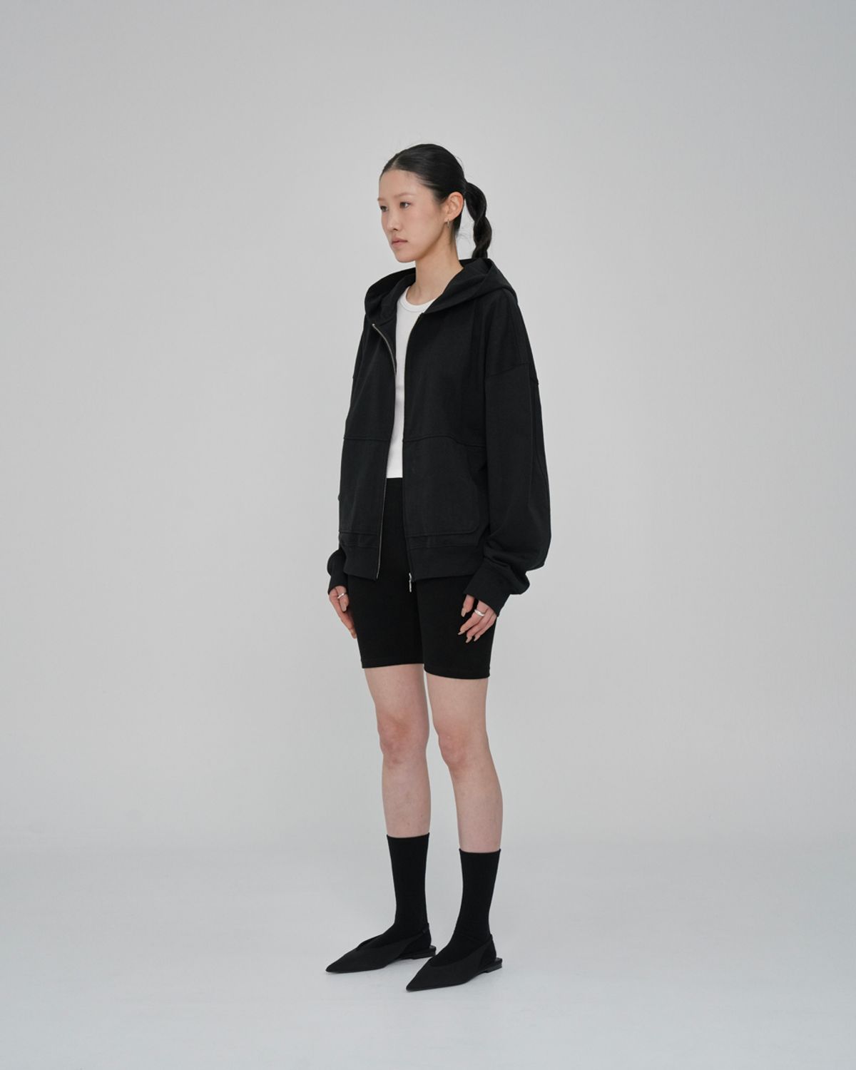 구보(GUVO) Light-duty zip-up hoodie, black