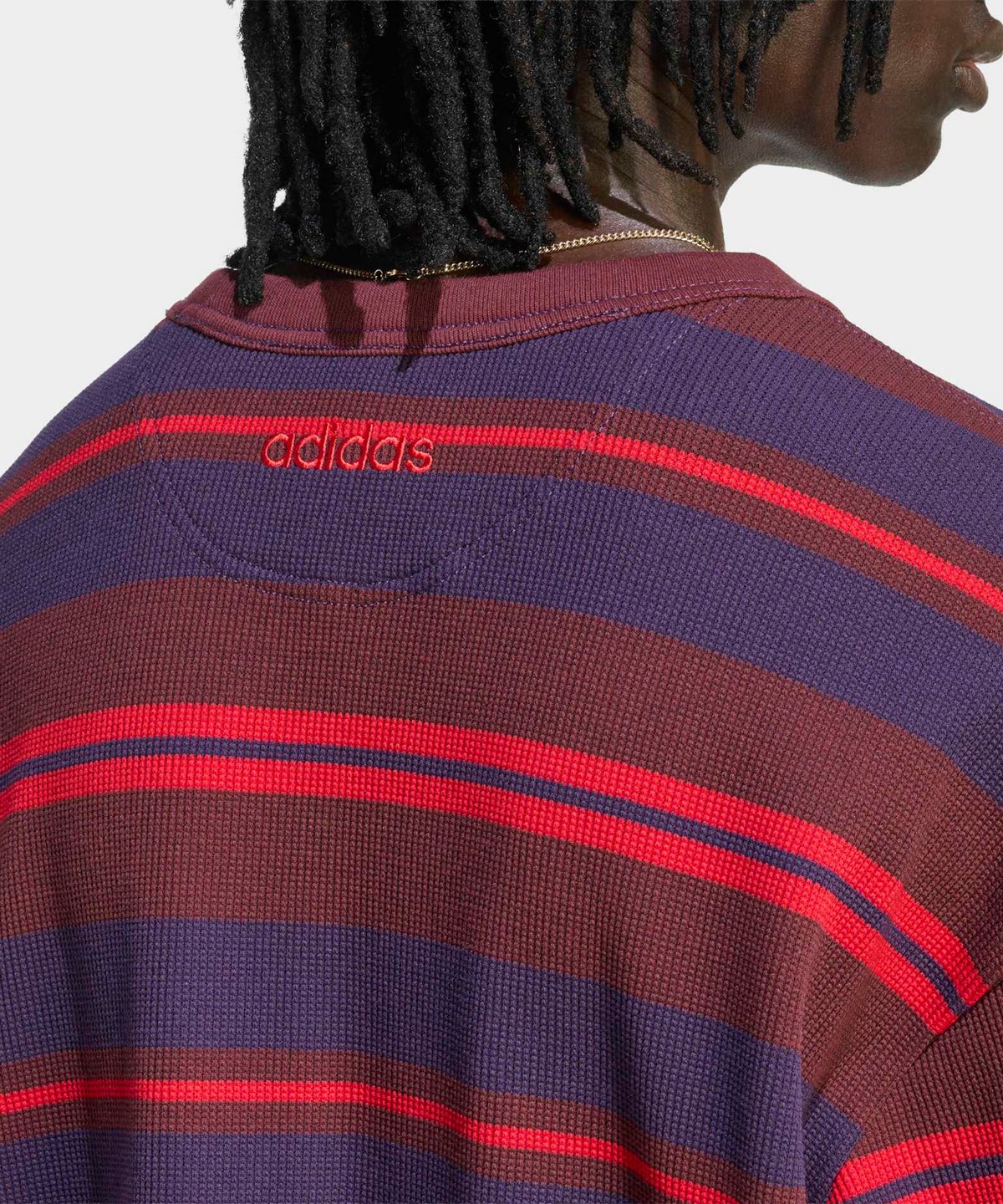 아디다스(ADIDAS) 90s 얼터너티브 스포츠 롱 슬리브 스트라이프 와플 티 - 아우라루비 / KS6847