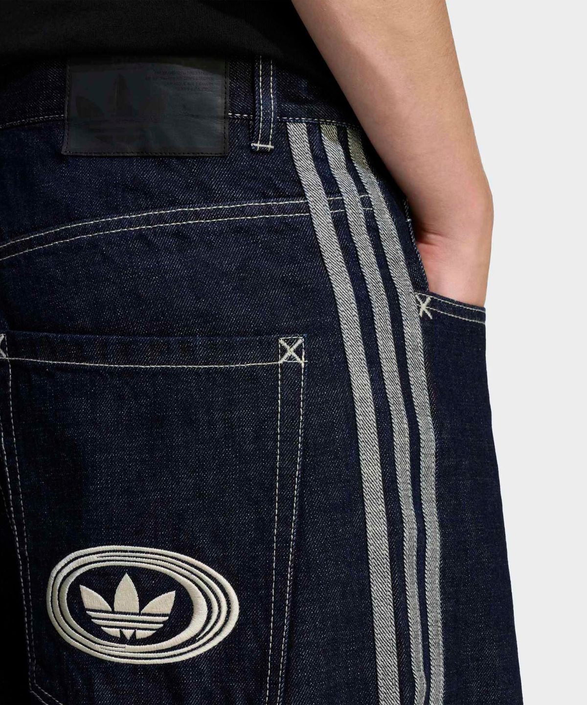 아디다스(ADIDAS) 90s 얼터너티브 스포츠 와이드 레그 스케이터 진 - 네이비 / KS6916
