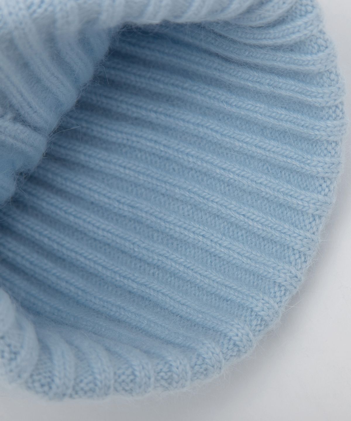 로라로라(ROLAROLA) LACE LABEL ANGORA KNIT BEANIE SKY
