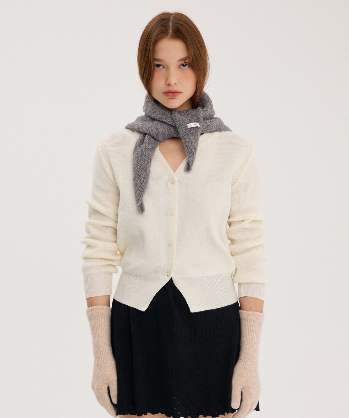 릴리코리(LILYKORI) Velvie Triangle Muffler