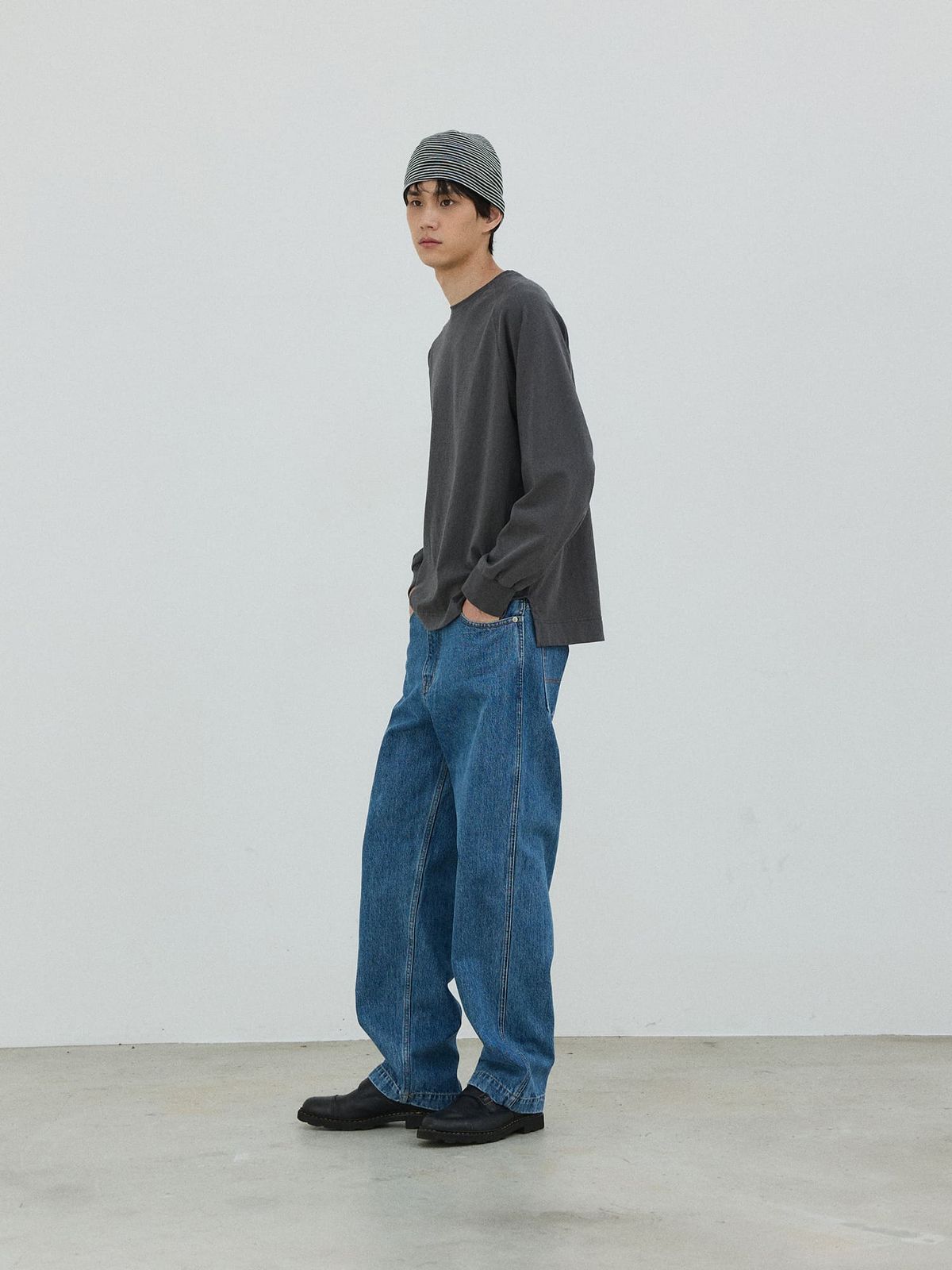플라비즘(PLAVISM) Raglan Long Sleeve Tee - Charcoal