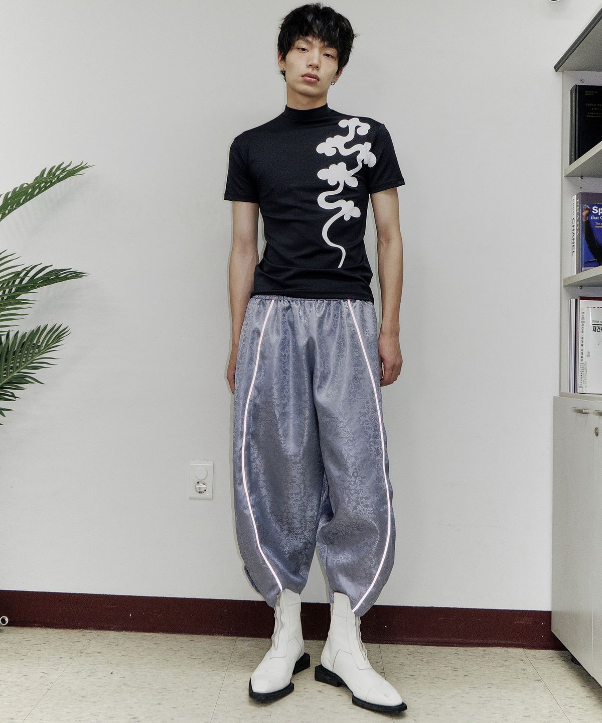 오기(OGI) 그래픽 반팔 목 티