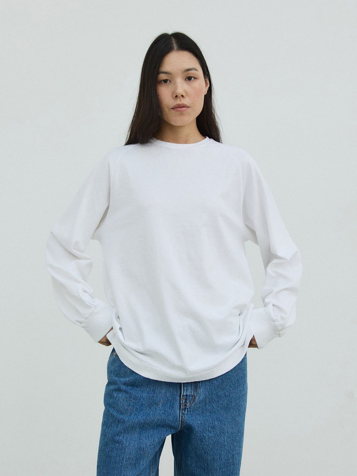 플라비즘(PLAVISM) Raglan Long Sleeve Tee - White