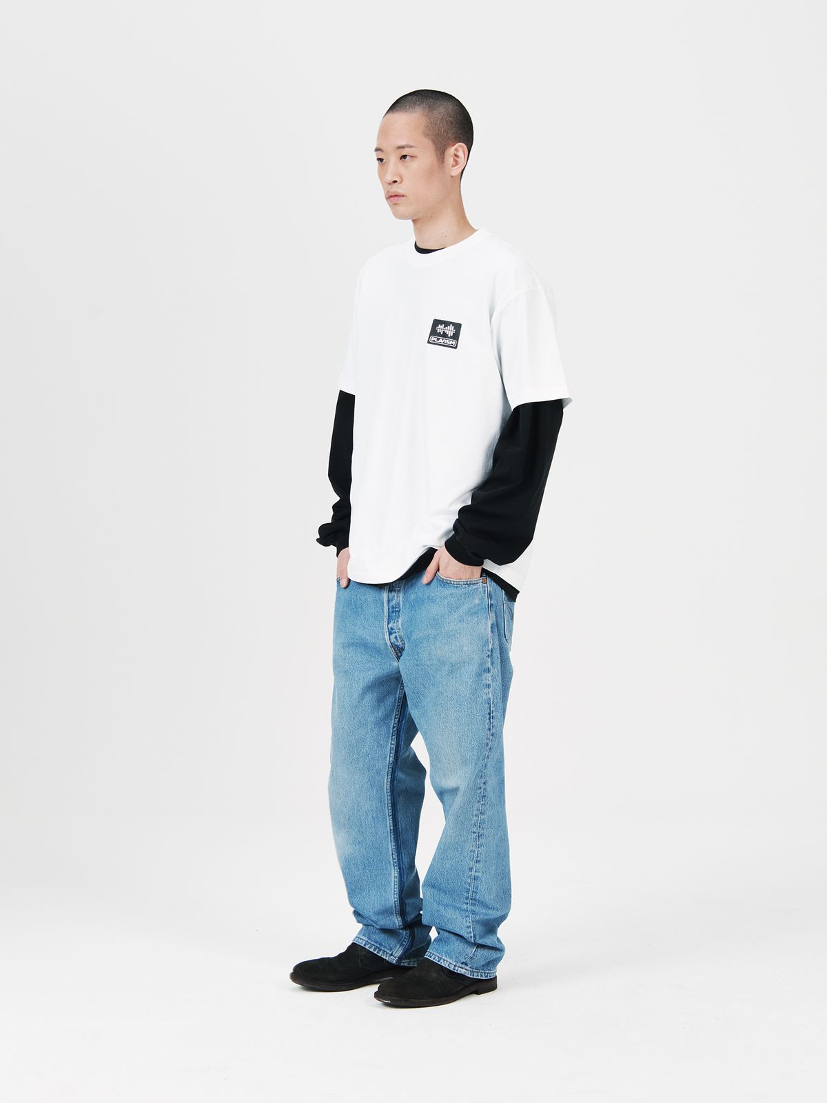 플라비즘(PLAVISM) BLACK LOGO TEE - WHITE