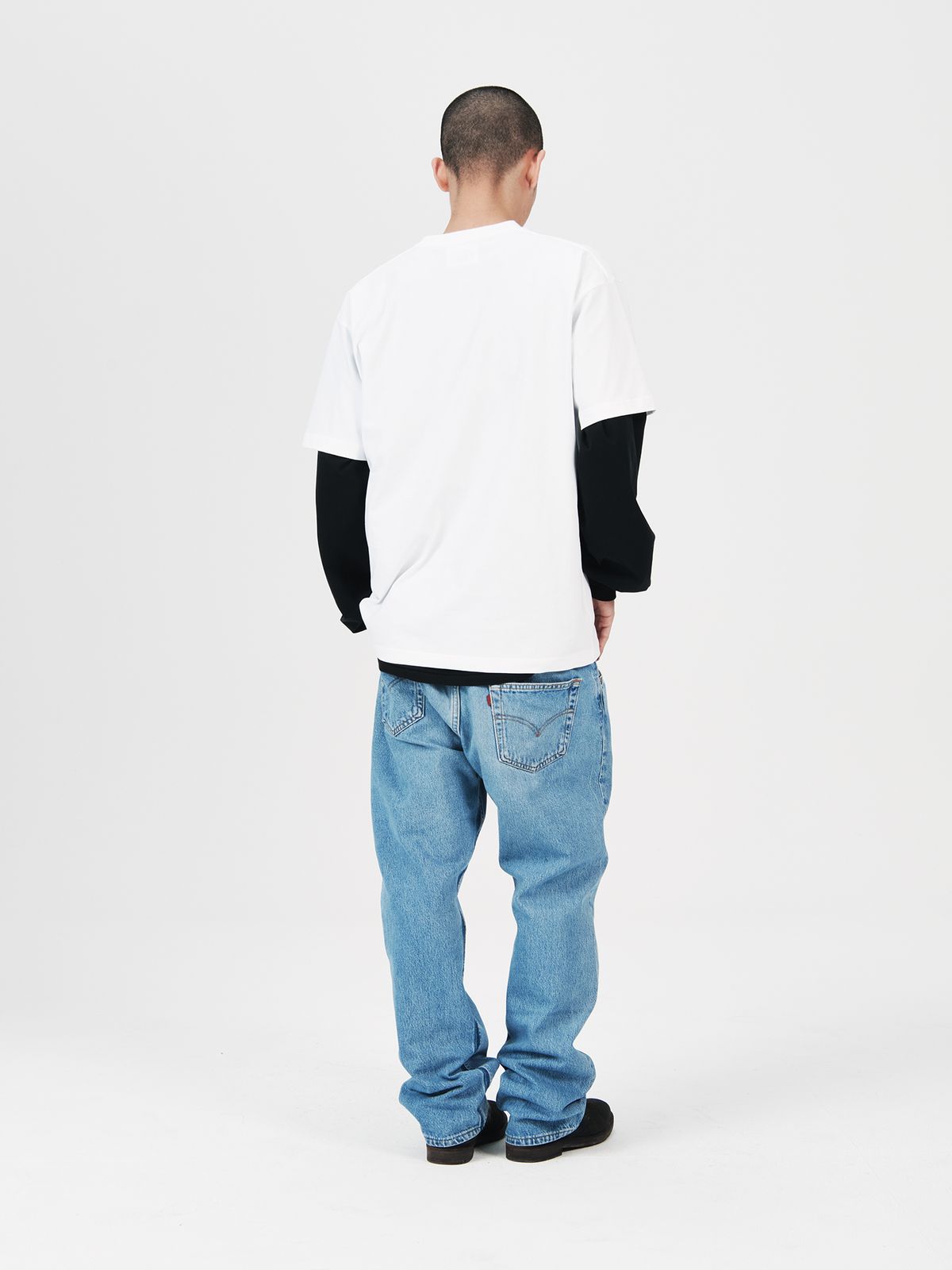 플라비즘(PLAVISM) BLACK LOGO TEE - WHITE