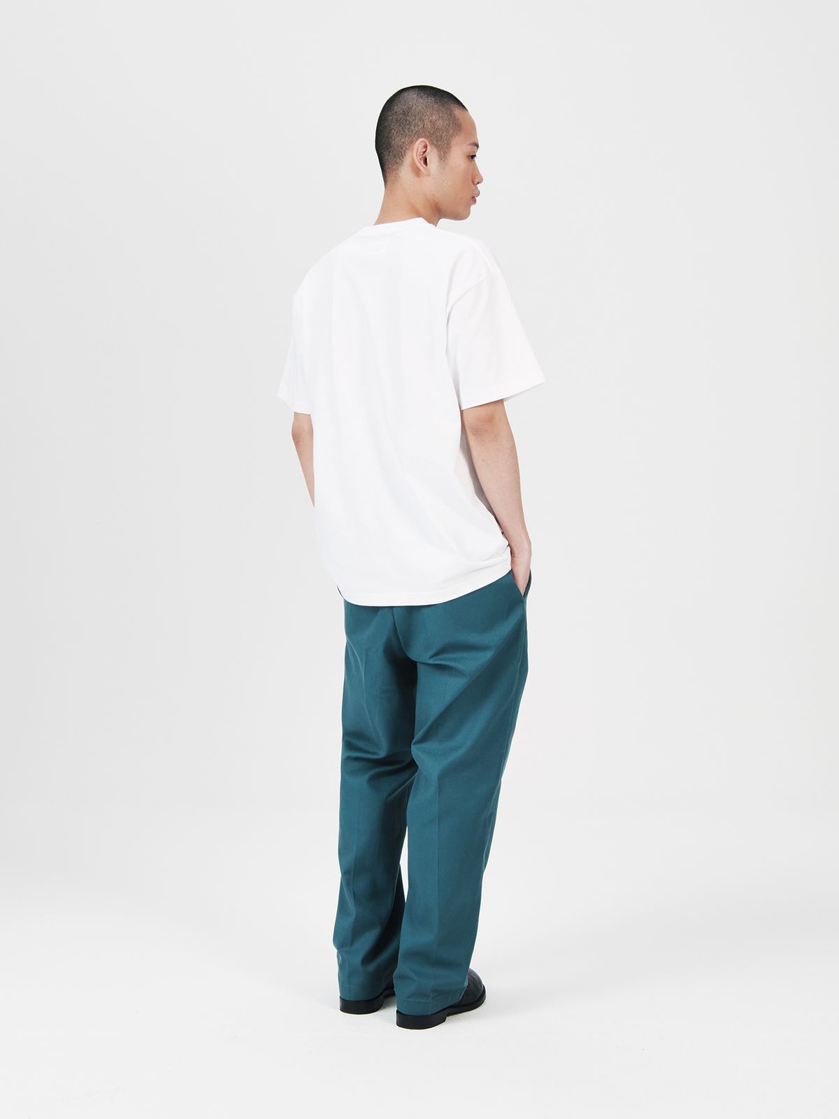 플라비즘(PLAVISM) BASIC LOGO TEE - WHITE