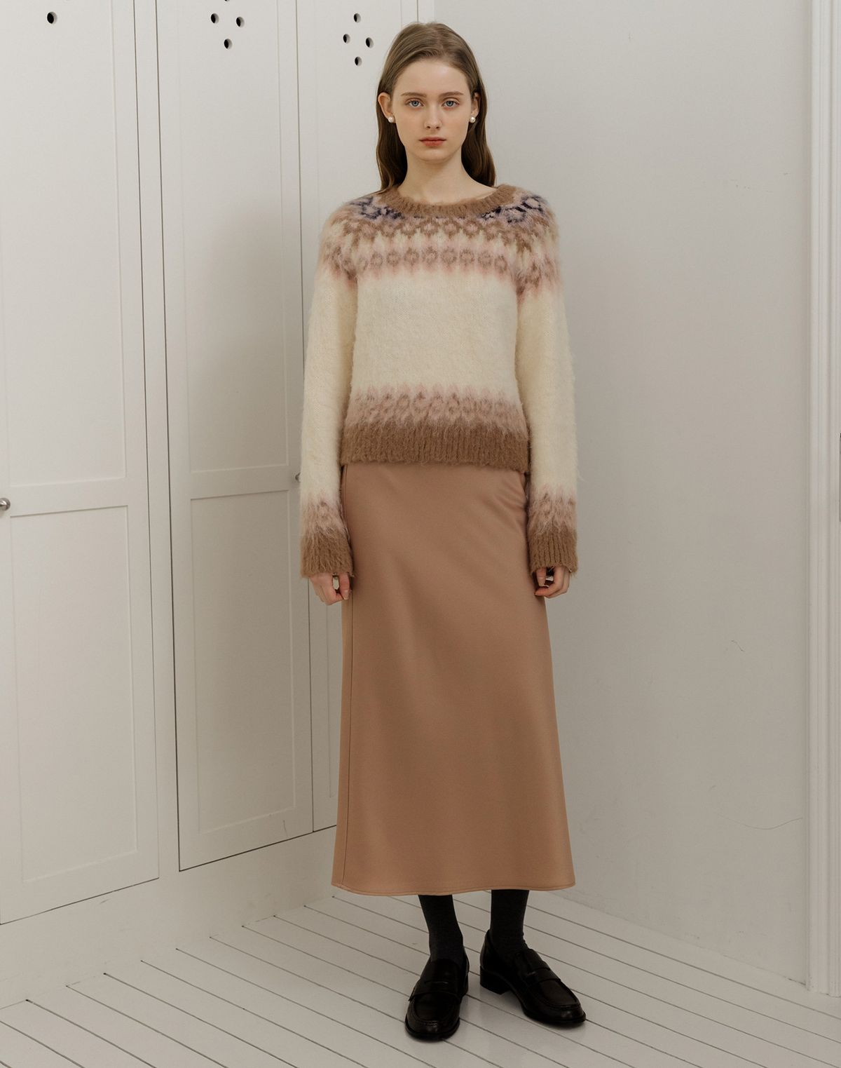 로트르드민(LAUTREDE MIN) Lautre Powder Satin flare skirt