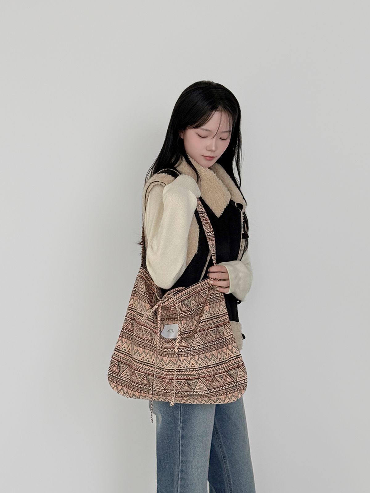 어틸스튜디오(ATIL STUDIO) 올시즌 옥스포드 그래픽 숄더백 _ [테라멀티]