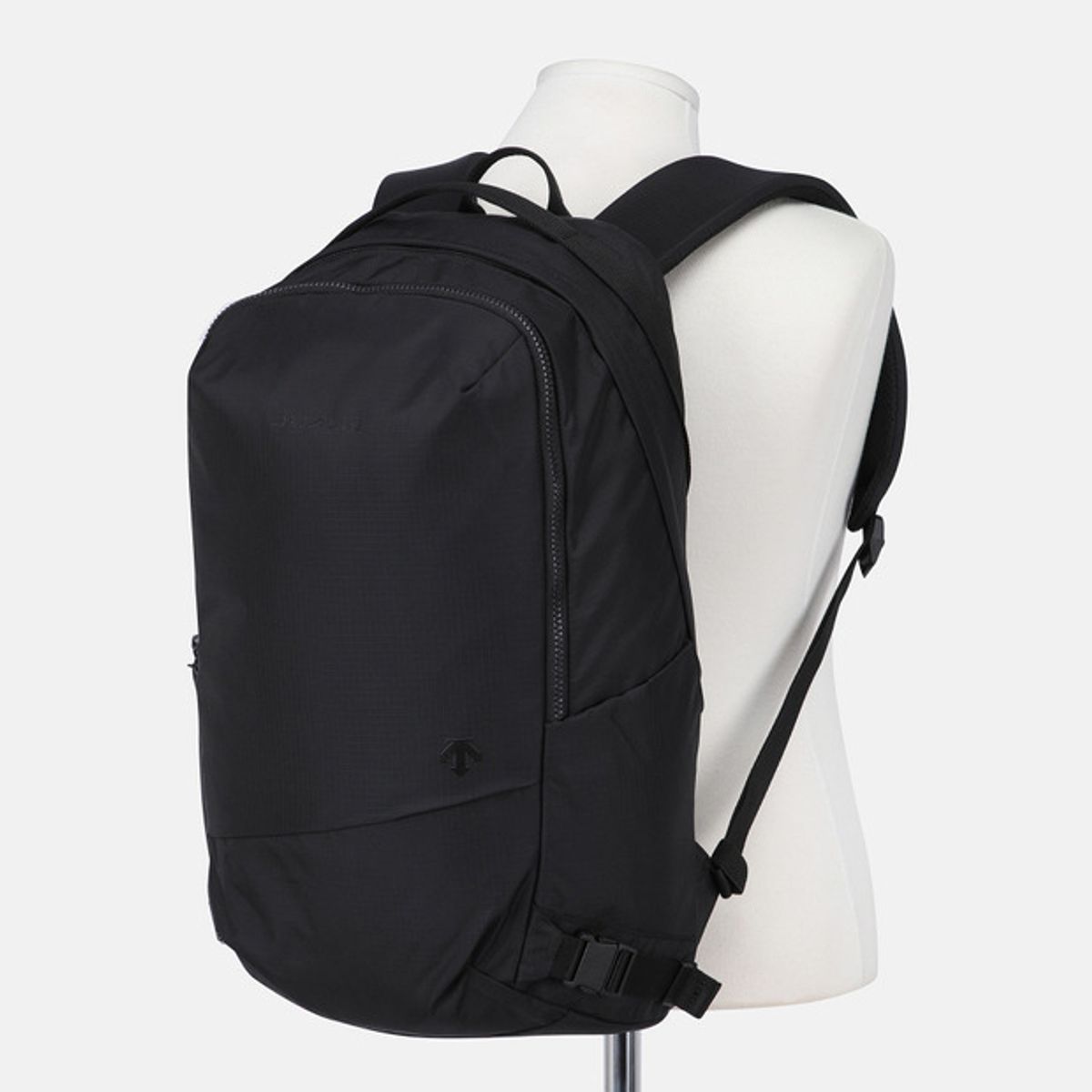 데상트(DESCENTE) 듀얼리스 테그로브 경량 백팩 블랙 SR123DBP10