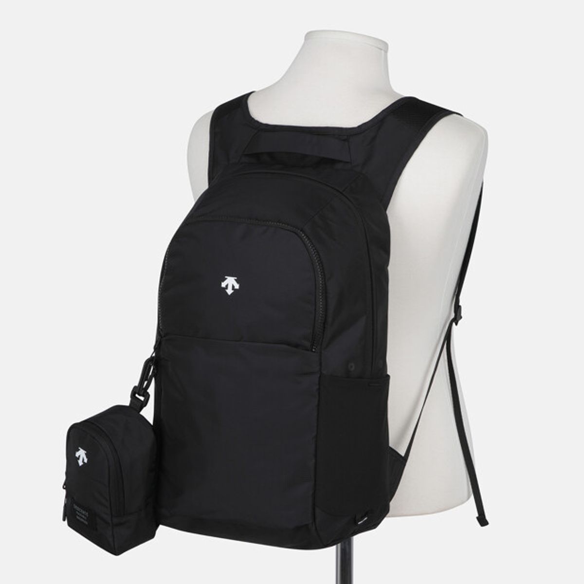 데상트(DESCENTE) 트래블 경량 패커블 백팩 (19L) 블랙 SR123UBP1A