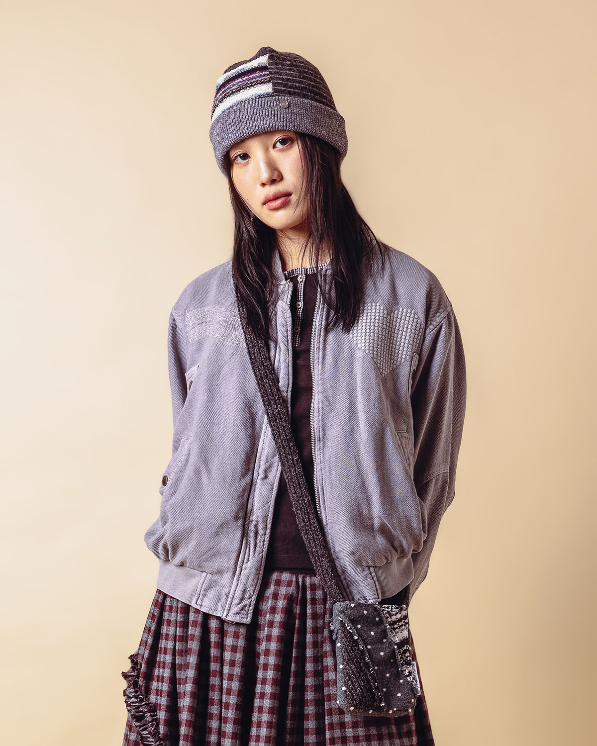 더뮤지엄비지터(THEMUSEUMVISITOR) PATCH WORK STRIPE BEANIE (CHARCOAL)
