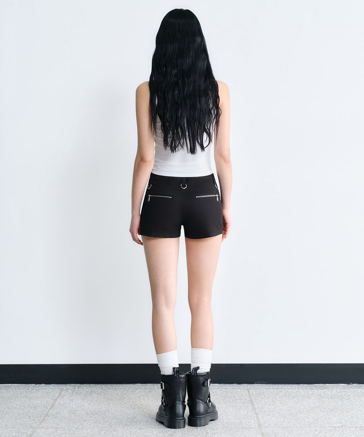 무신사 스탠다드 우먼(MUSINSA STANDARD WOMAN) [언바운드 걸] 우먼즈 마이크로 쇼츠 [블랙]