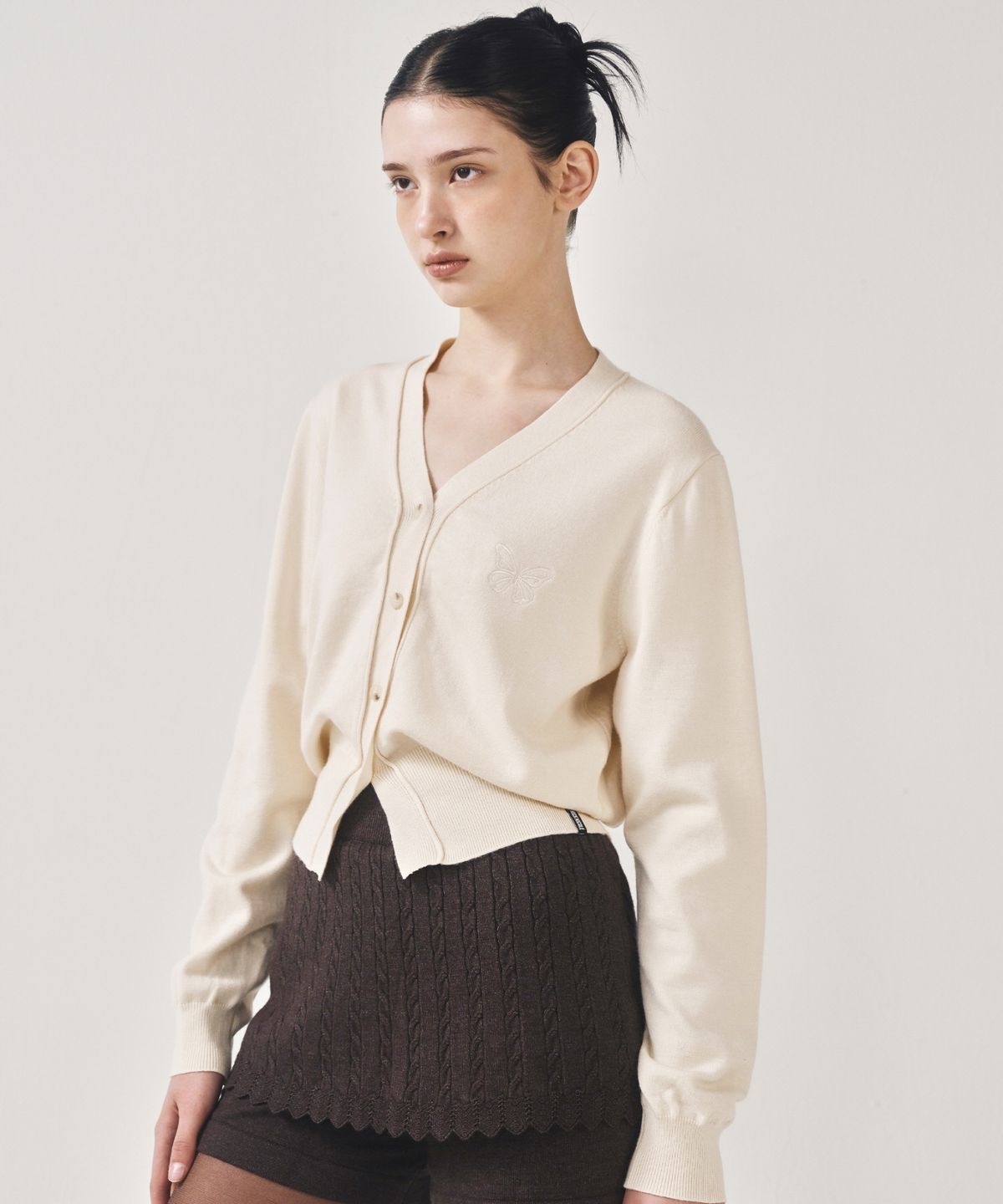 닉앤니콜(NICK&NICOLE) MINI BUTTERFLY SOFT V-CARDIGAN_LIGHT BEIGE