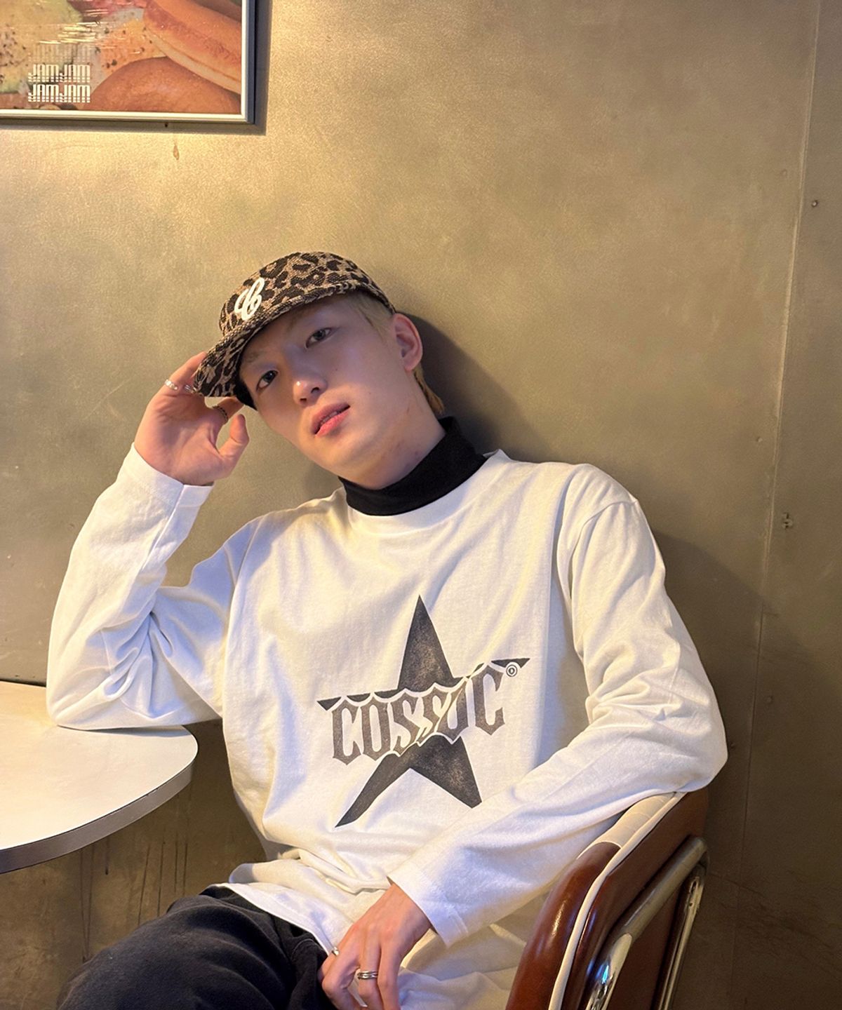 코소(COSO) CC 크랭크 스타 롱슬리브 긴팔티(WHITE)