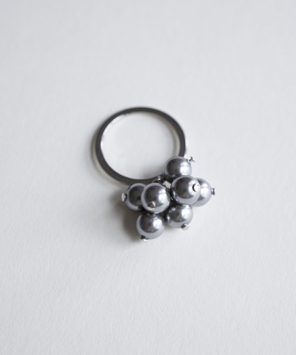 메리모티브(MERRYMOTIVE) Silver pearl berry ring