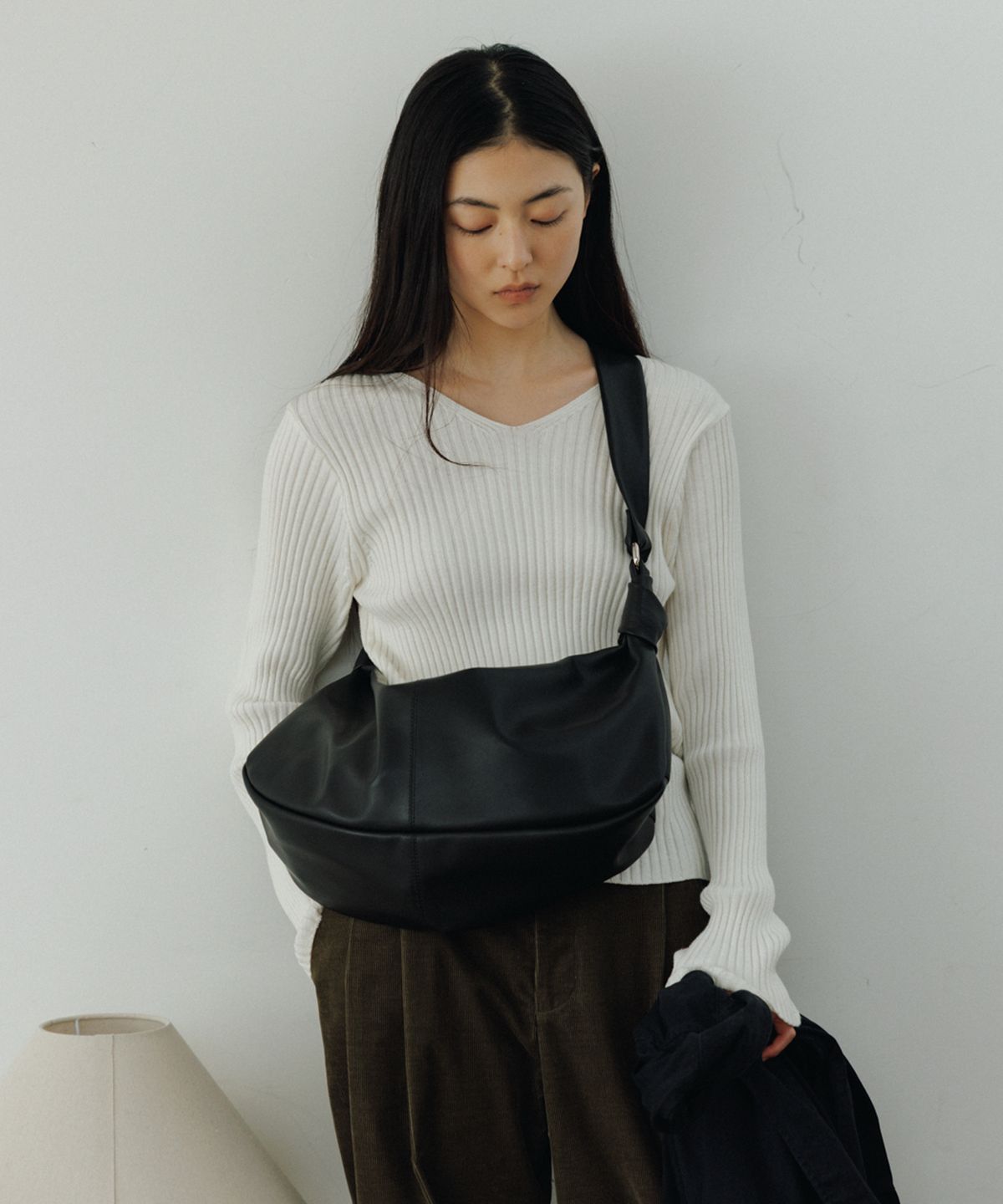 포이베(FOIVE) 멜로우 슬링백 MELOU Sling Black