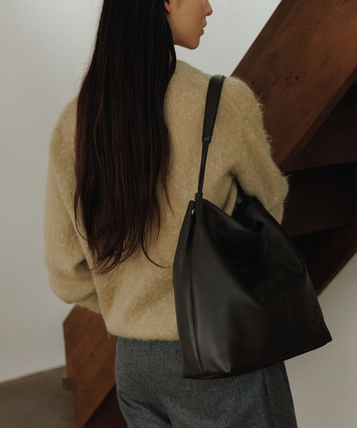 포이베(FOIVE) 폴리아 숄더 FOLIA Shoulder Cocoa