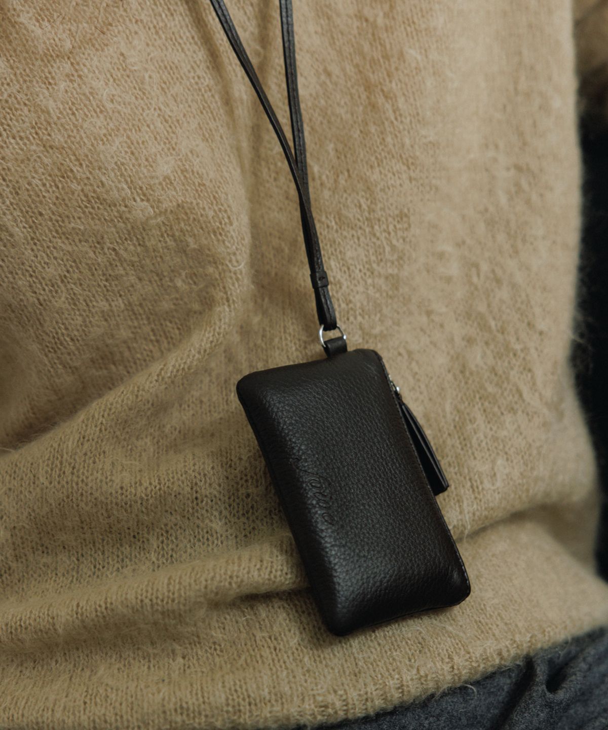 포이베(FOIVE) 페블 목걸이 지갑 PEBBLE Pocket Necklace Wallet Cocoa