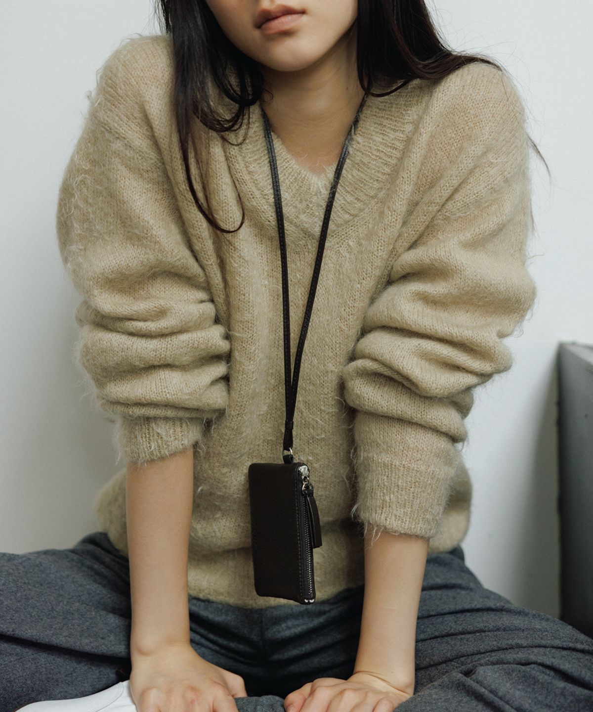 포이베(FOIVE) 페블 목걸이 지갑 PEBBLE Pocket Necklace Wallet Cocoa