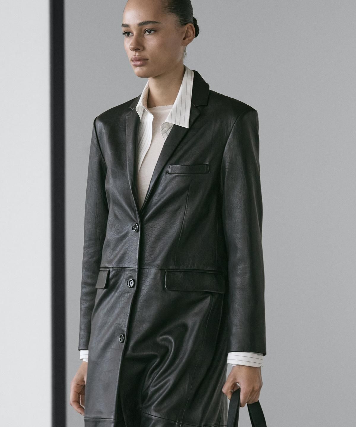 마시모두띠(MASSIMO DUTTI) 나파 레더 롱 코트