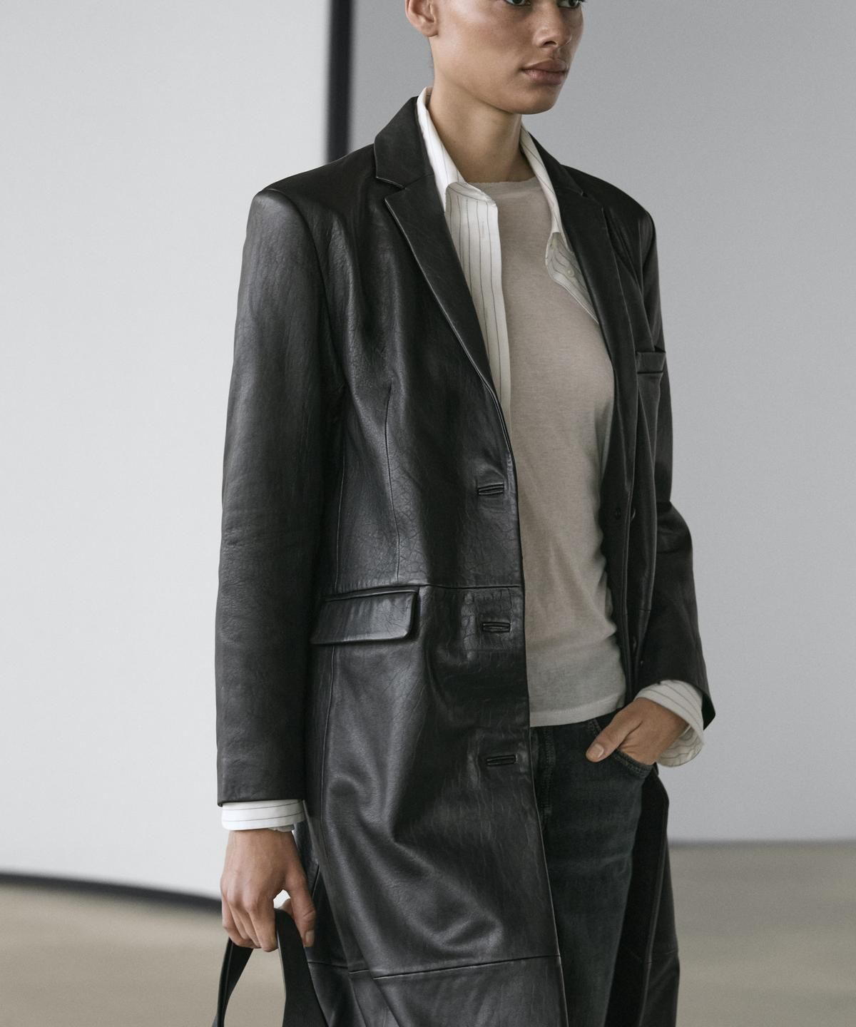 마시모두띠(MASSIMO DUTTI) 나파 레더 롱 코트