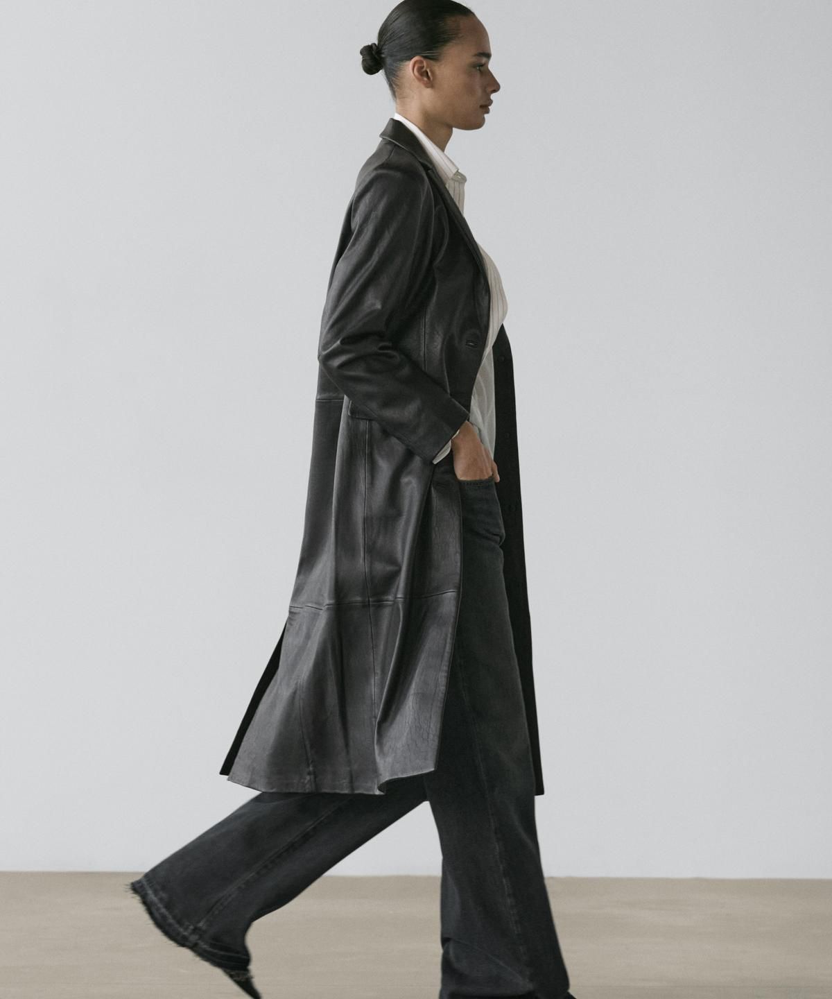 마시모두띠(MASSIMO DUTTI) 나파 레더 롱 코트