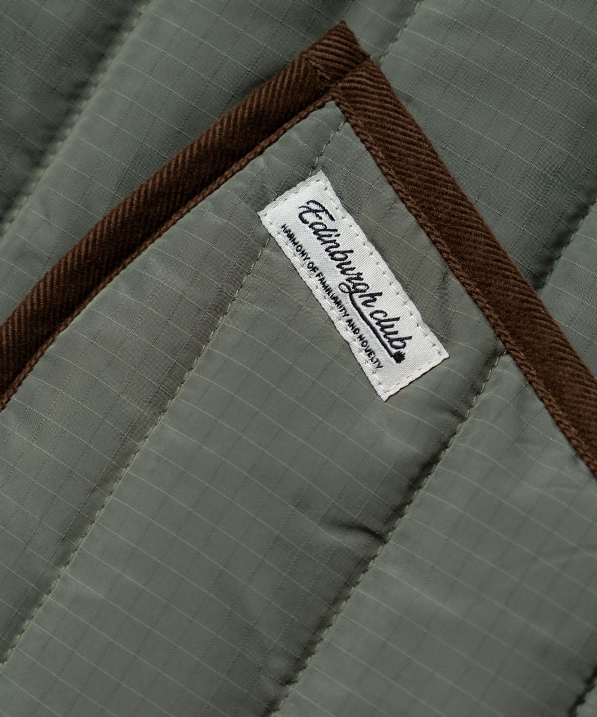 에든버러클럽(EDINBURGH CLUB) RIPSTOP HOODED VERTICAL QUILTED LONG JUMPER [L/KHAKI]