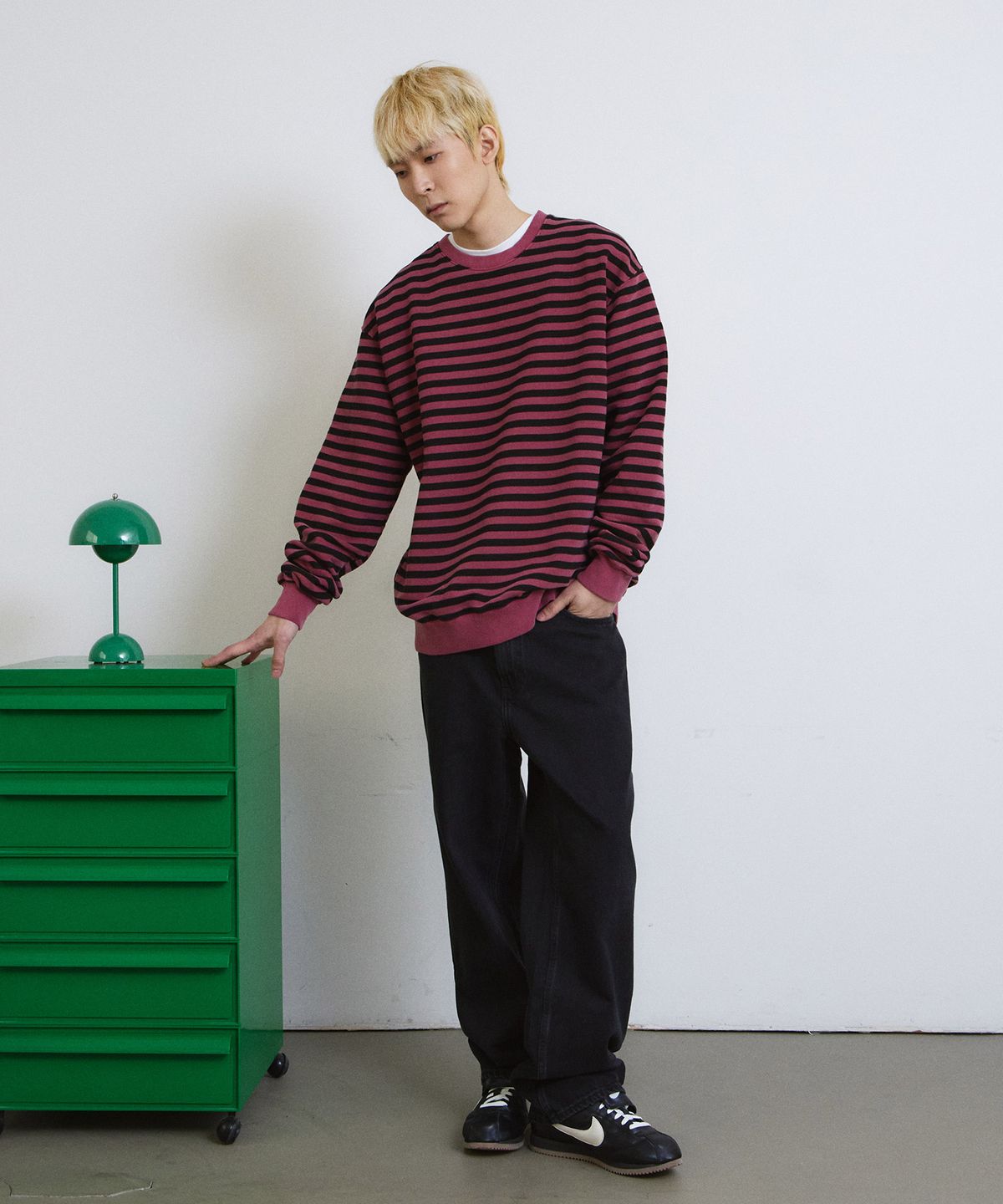 에이던엠(ADERNM) PIGMENT DYED STRIPE LINE SWEATSHIRT (BURGUNDY)