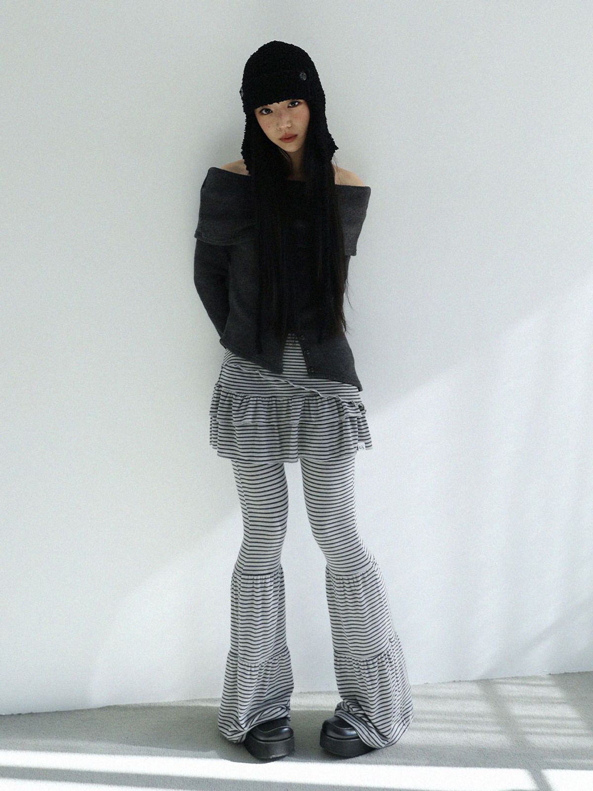 어글리쉐도우(UGLYSHADOW) 캉캉 스트라이프 스커트 팬츠(그레이)