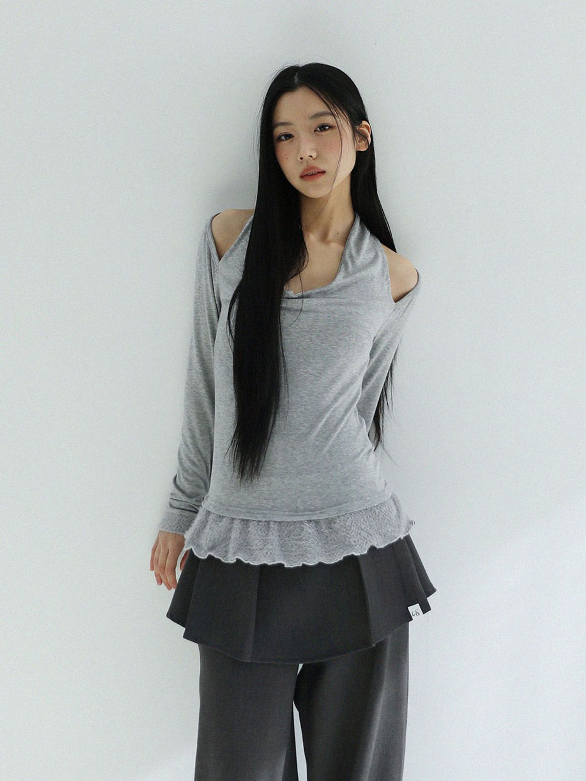 어글리쉐도우(UGLYSHADOW) 스카프 퍼 프릴 티셔츠(그레이)