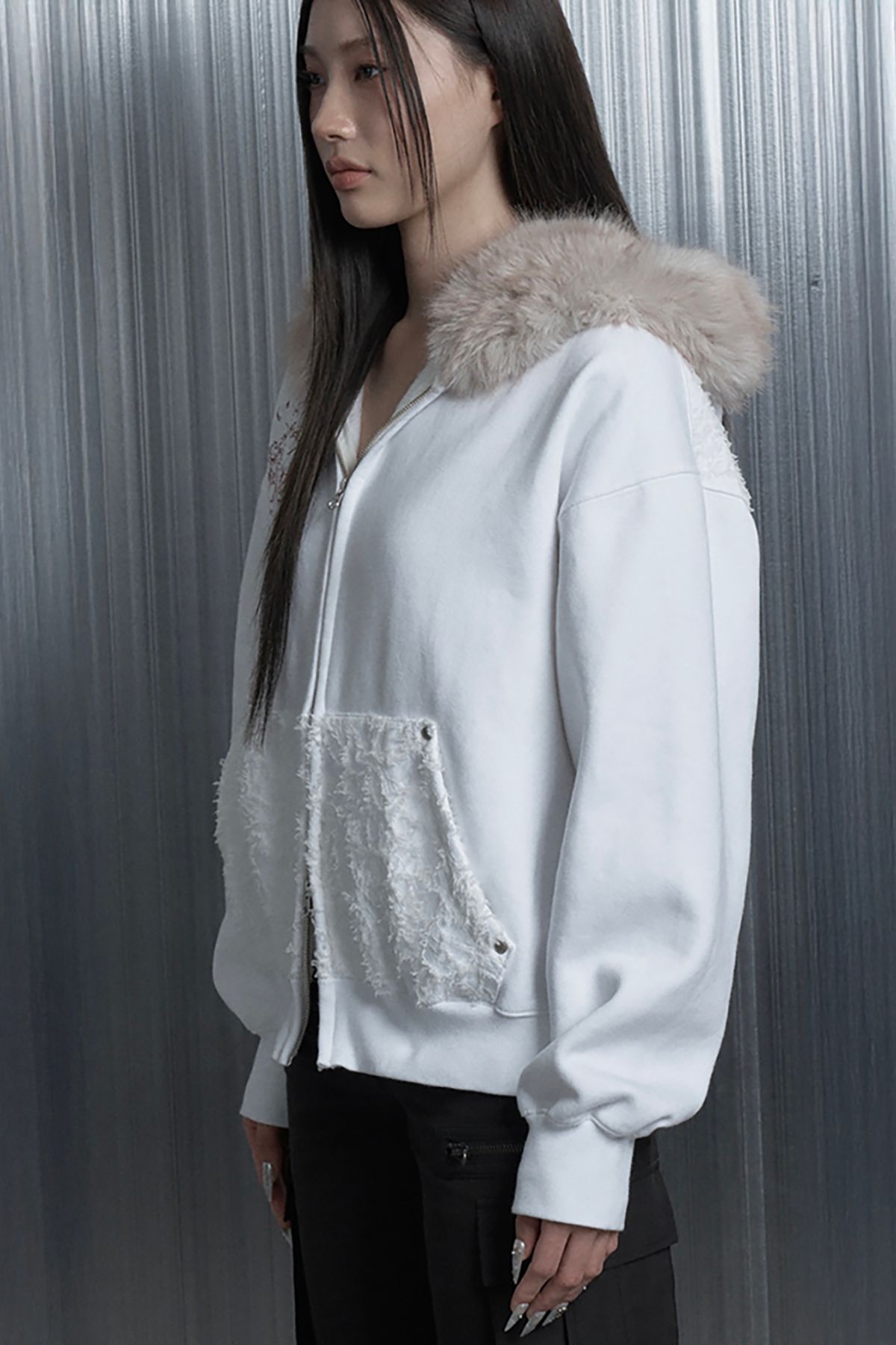 에트오소메(ETRE AU SOMMET) Printing Lace Soft Fur Hood Zip-Up (White)